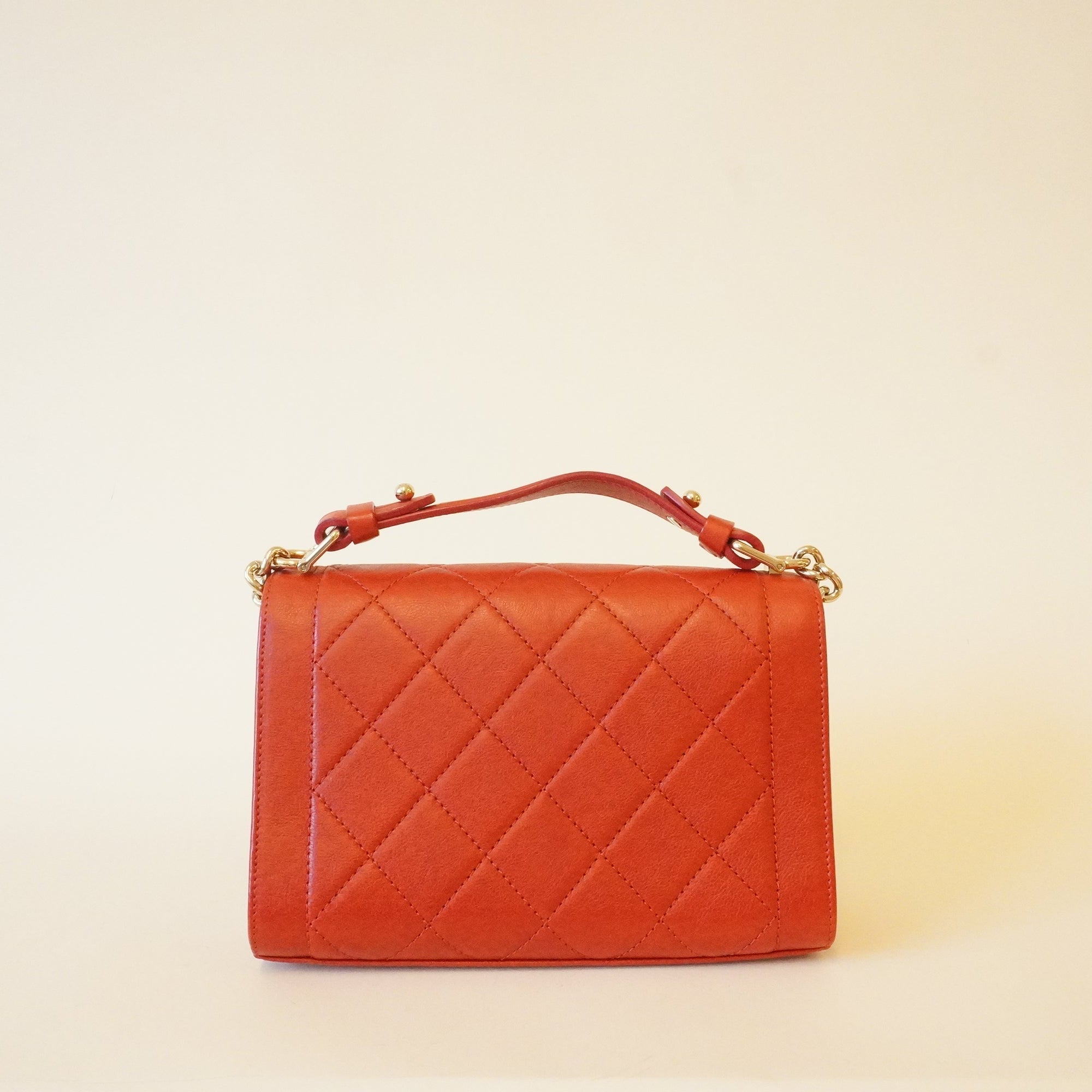 PRE-OWNED CC Red Quilted Calfskin Label Click Flap Shoulder Bag