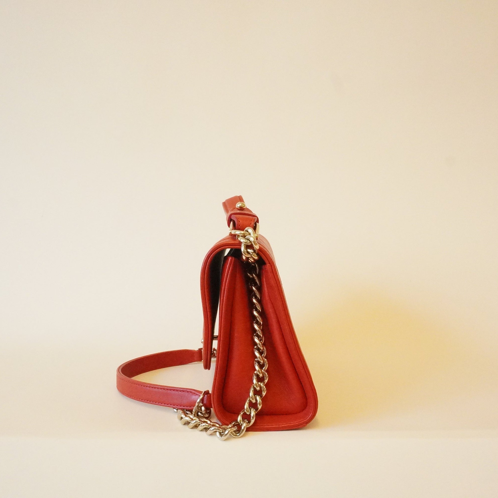 PRE-OWNED CC Red Quilted Calfskin Label Click Flap Shoulder Bag