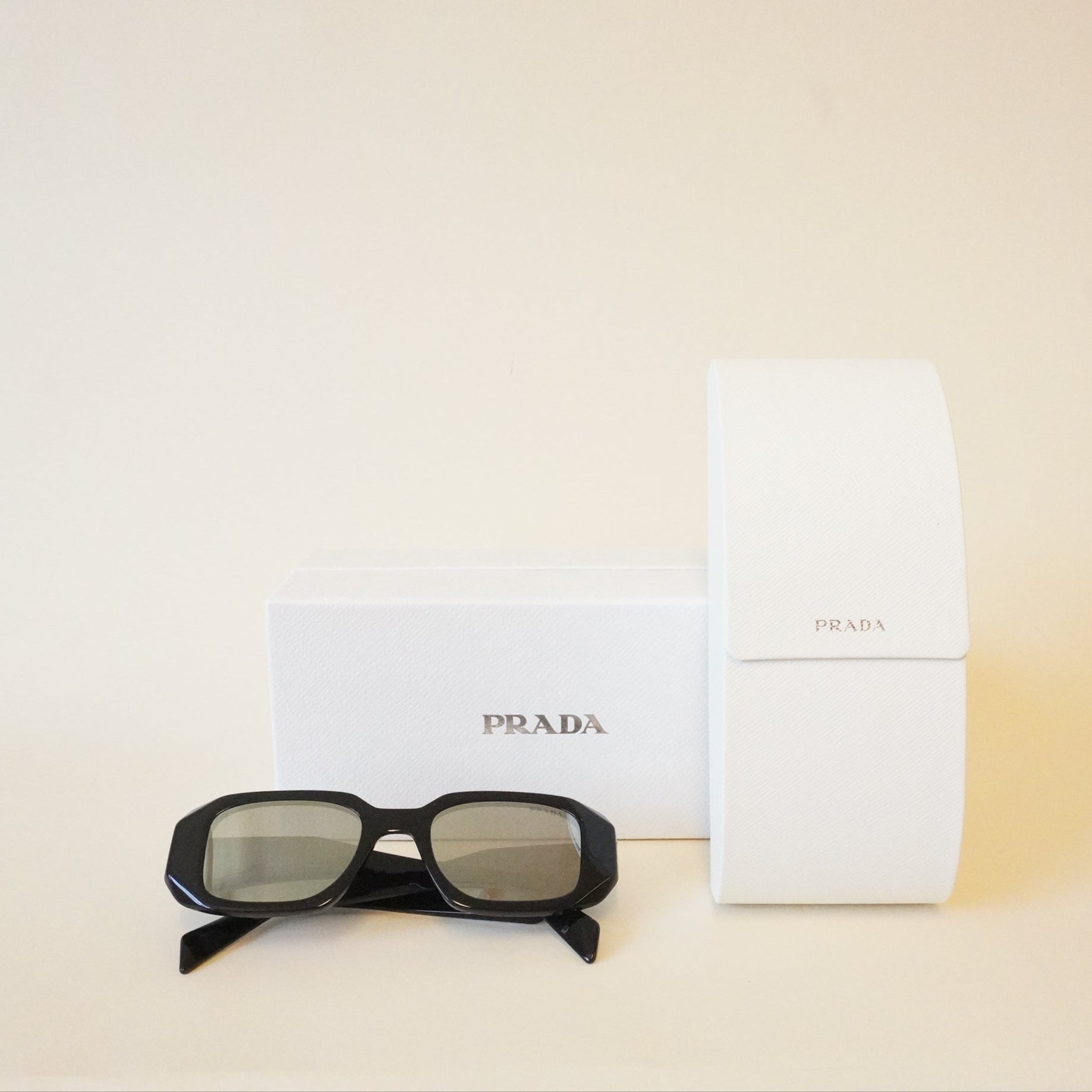 PRE-OWNED Acetate Light Grey Mirror Silver Geometric Sunglasses