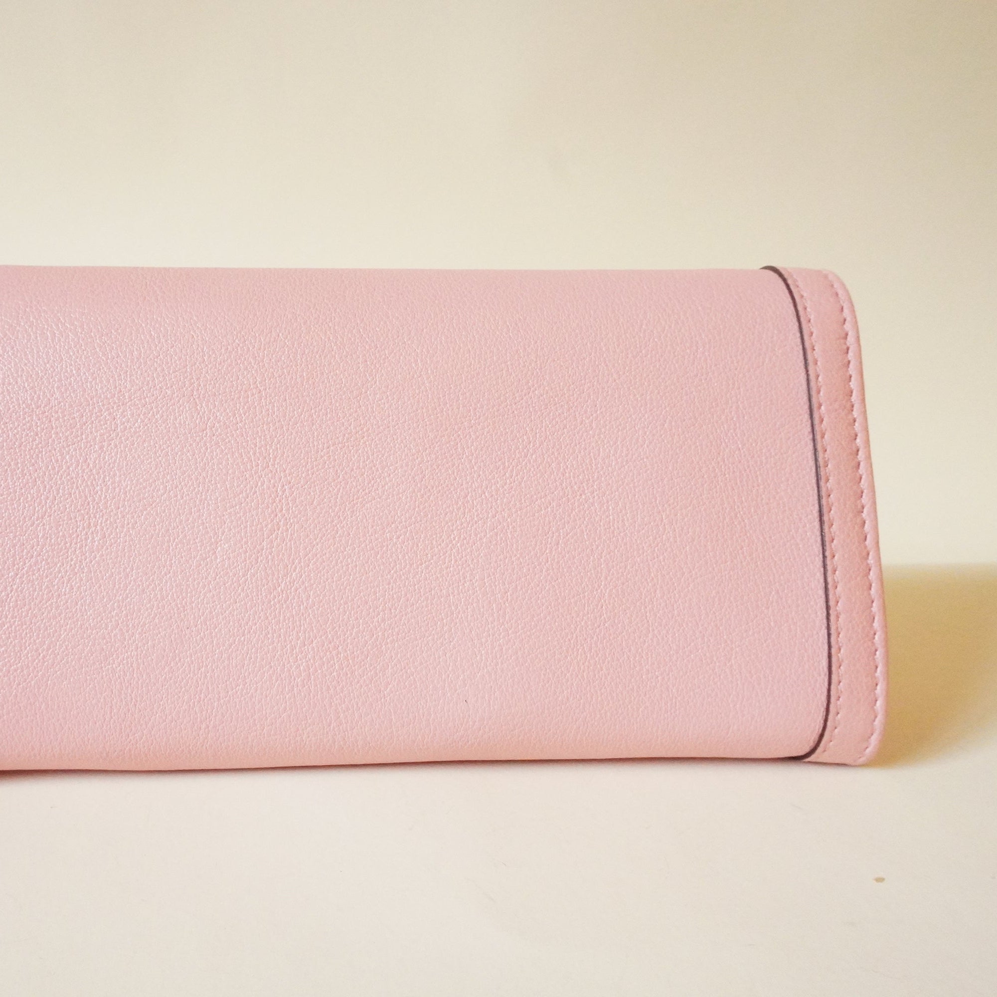 PRE-OWNED Wonka Grain Calfskin Diana Chain Wallet Wild Rose Shoulder Bag