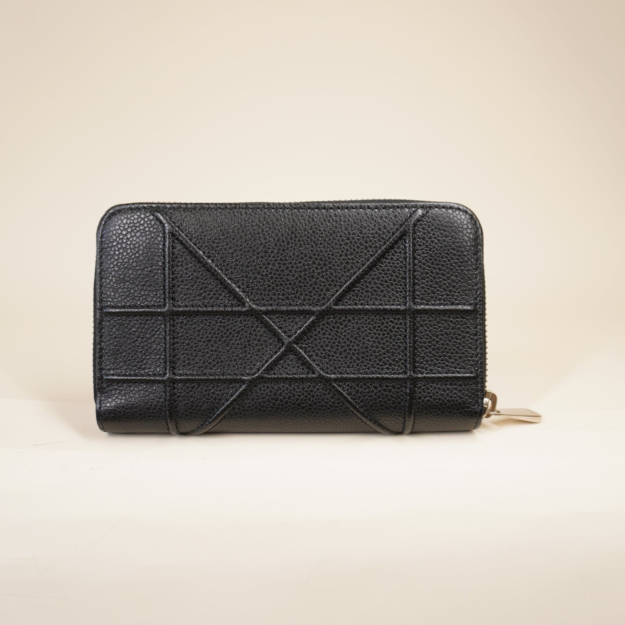 PRE-OWNED Black Diorama Zip Around Wallet