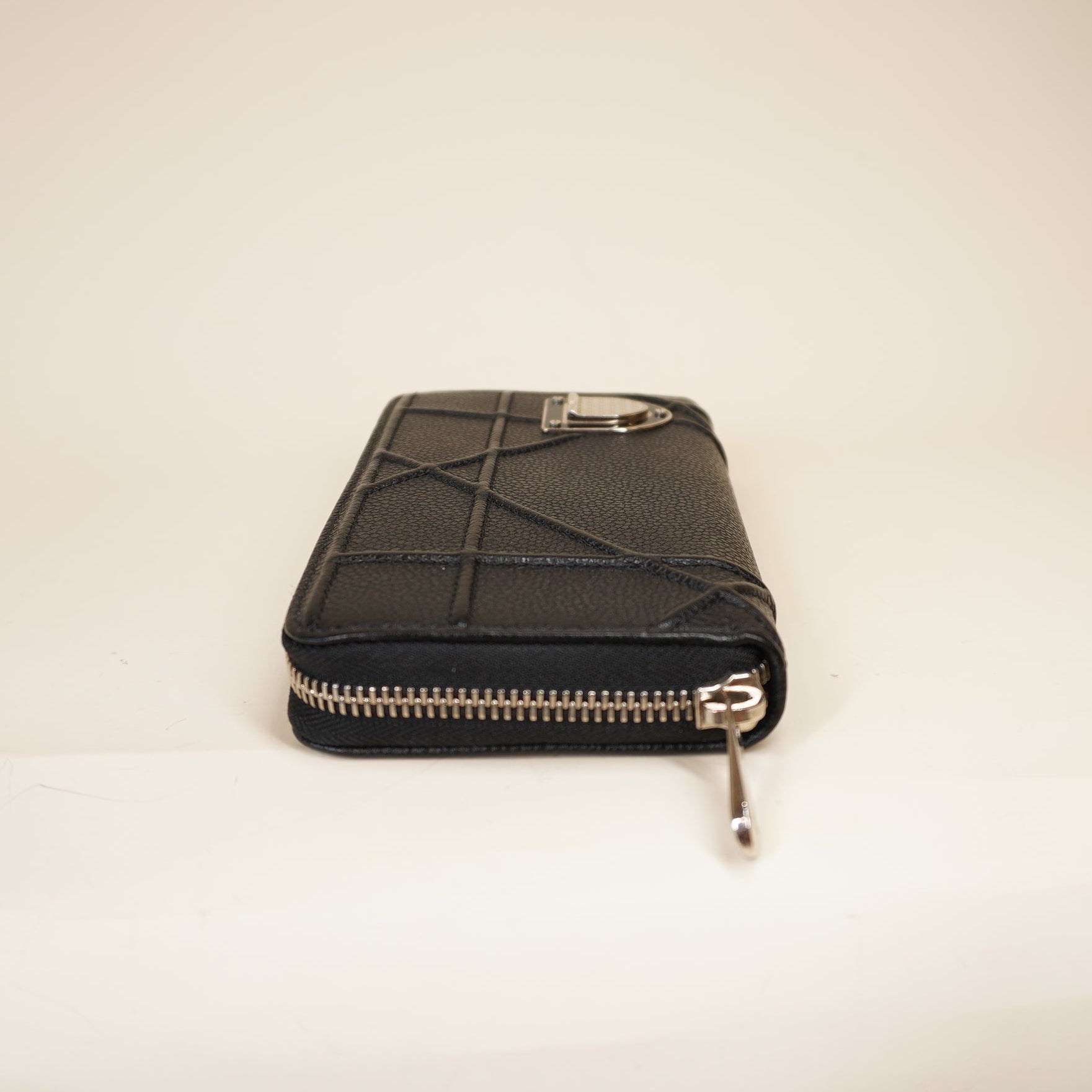PRE-OWNED Black Diorama Zip Around Wallet