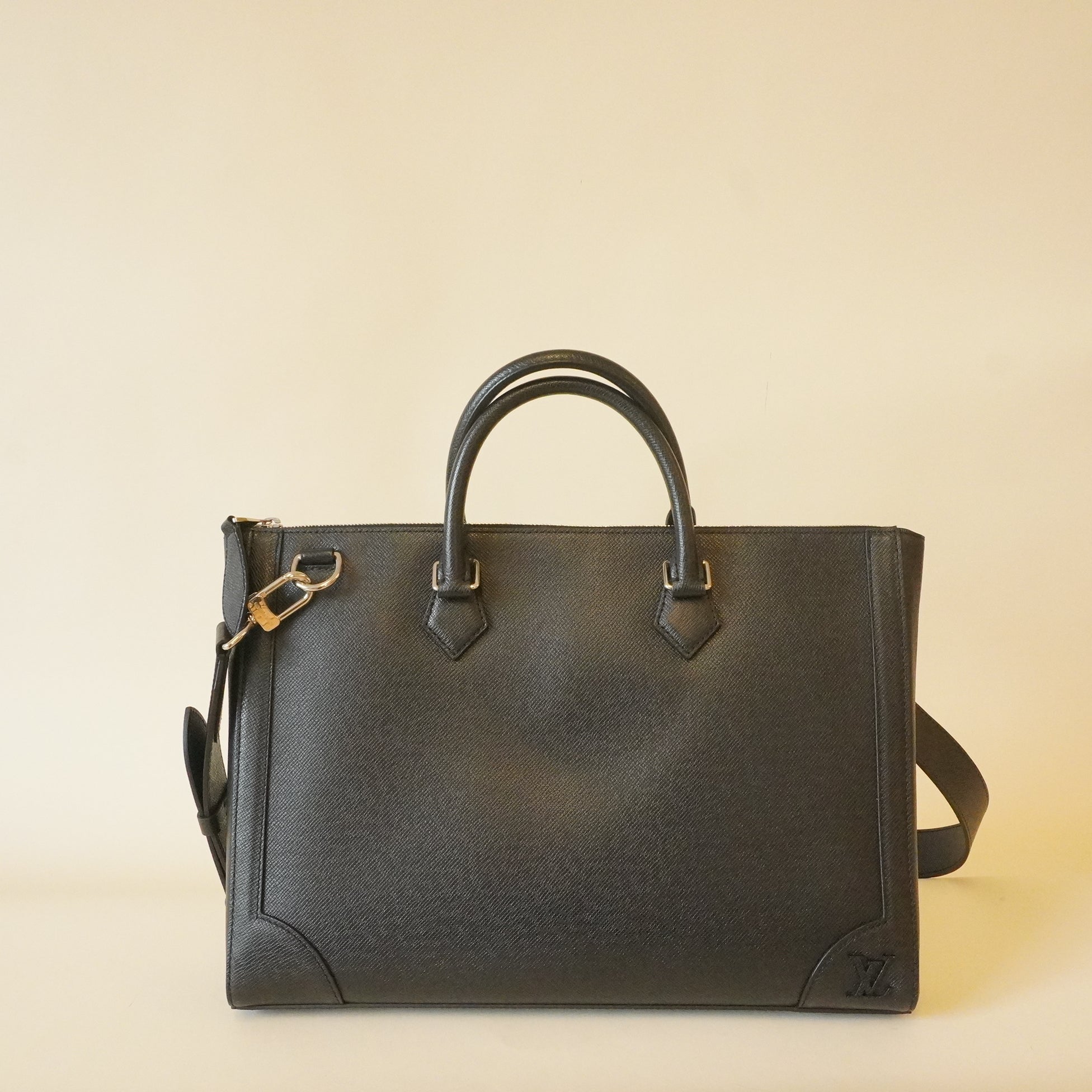 PRE-OWNED LV Slim Briefcase Noir Taiga Leather Business Bag
