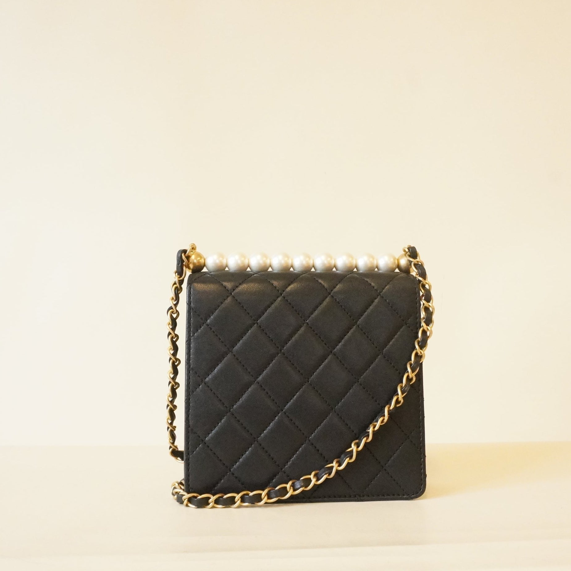 PRE-OWNED Lambskin Quilted Chic Pearls Flap Black Shoulder Bag