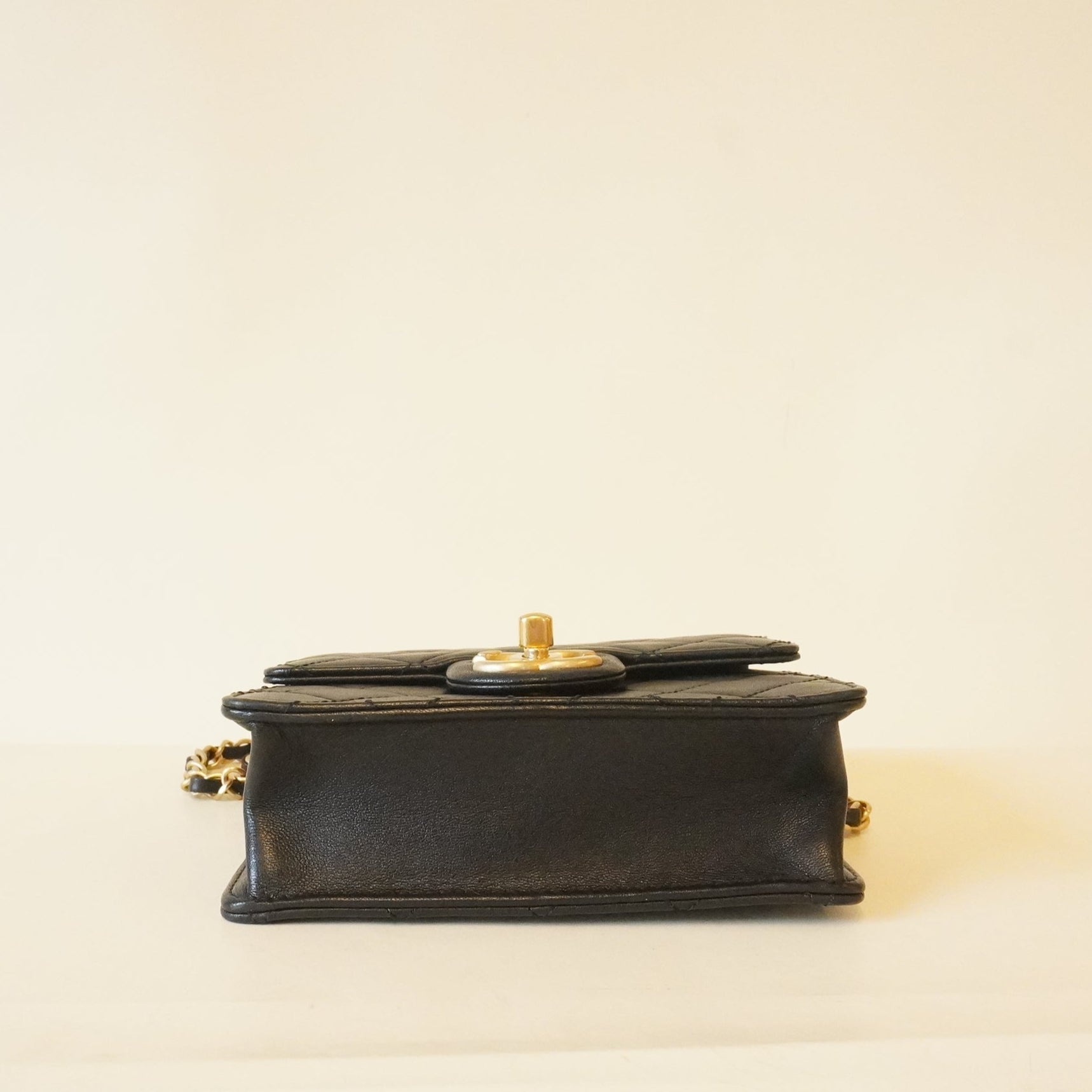 PRE-OWNED Lambskin Quilted Chic Pearls Flap Black Shoulder Bag