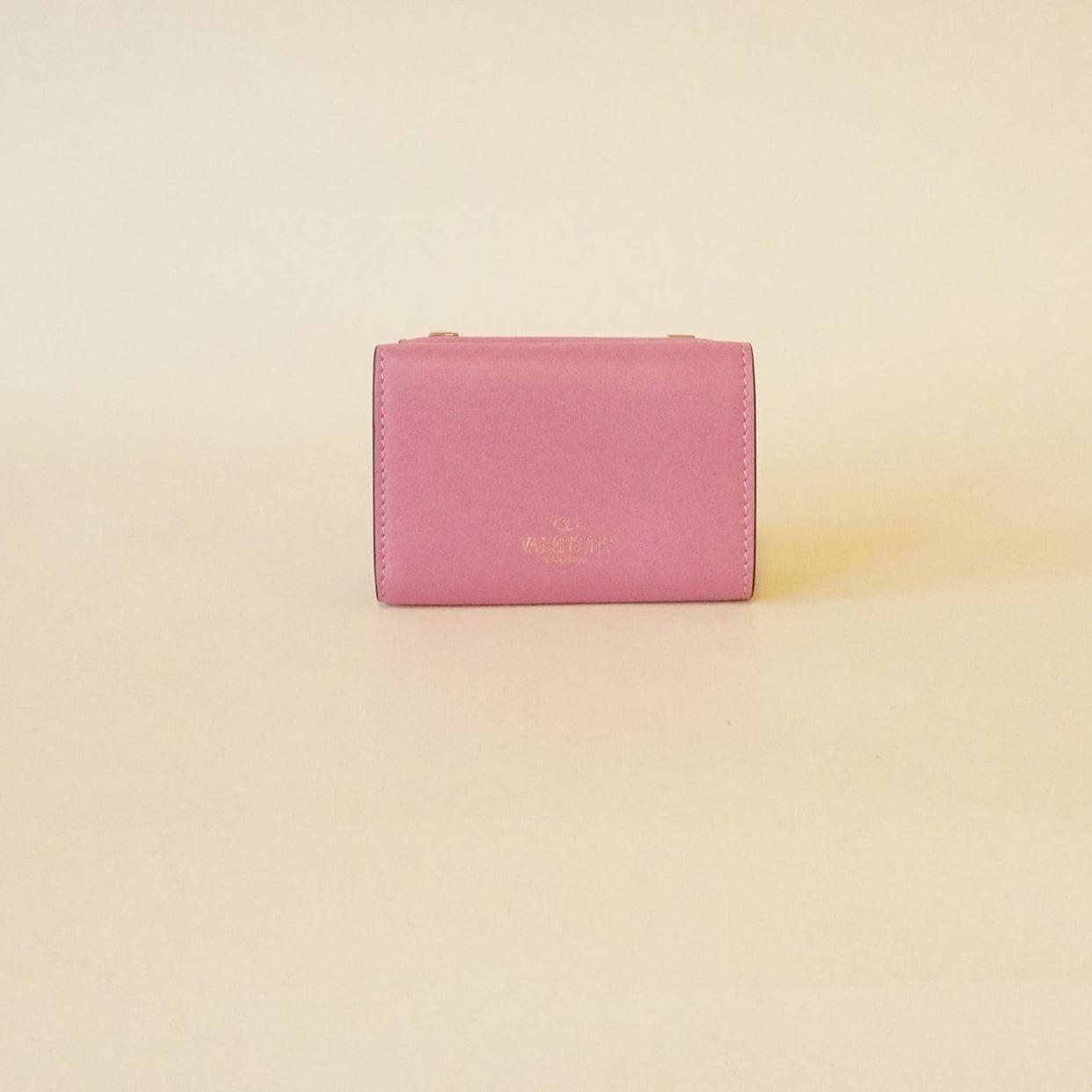 PRE-OWNED Rockstud Trifold Wallet Pink Leather Hardware