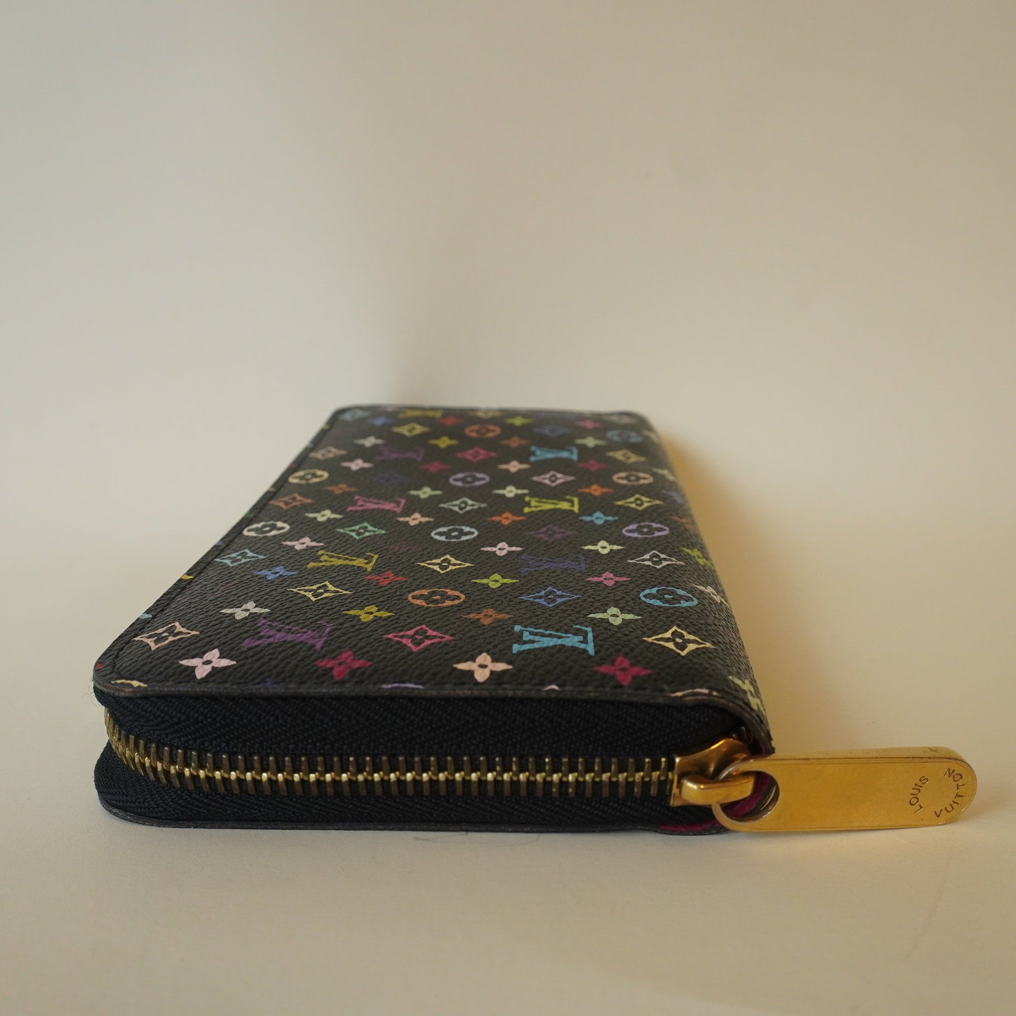 PRE-OWNED Zippy Black Multicolor Wallet