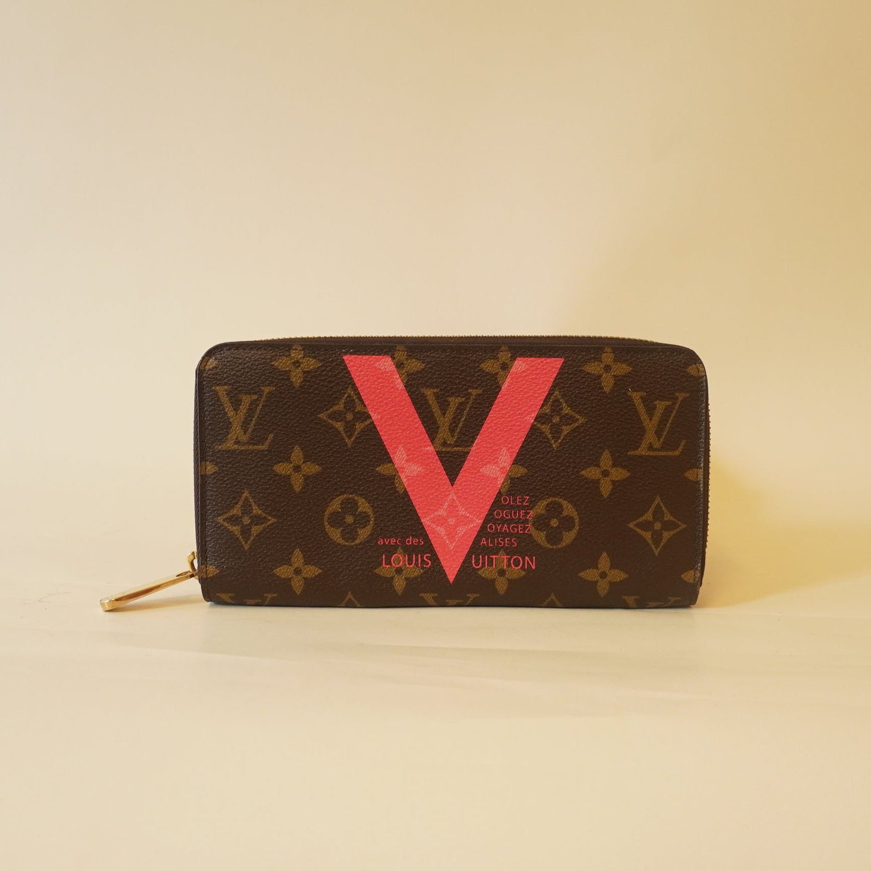 PRE-OWNED LV Monogram V Zippy Wallet Grenade