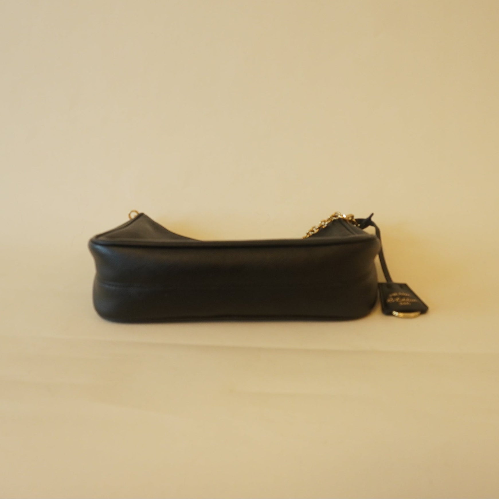 PRE-OWNED Saffiano Lux Re-Edition 2005 Shoulder Bag
