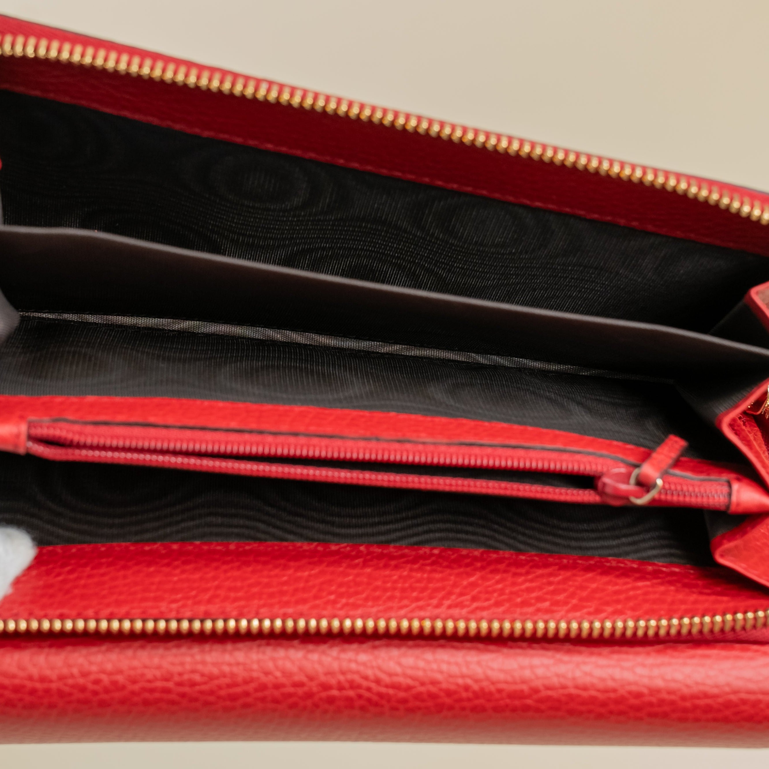 PRE-OWNED Calfskin Interlocking G French Wallet Red