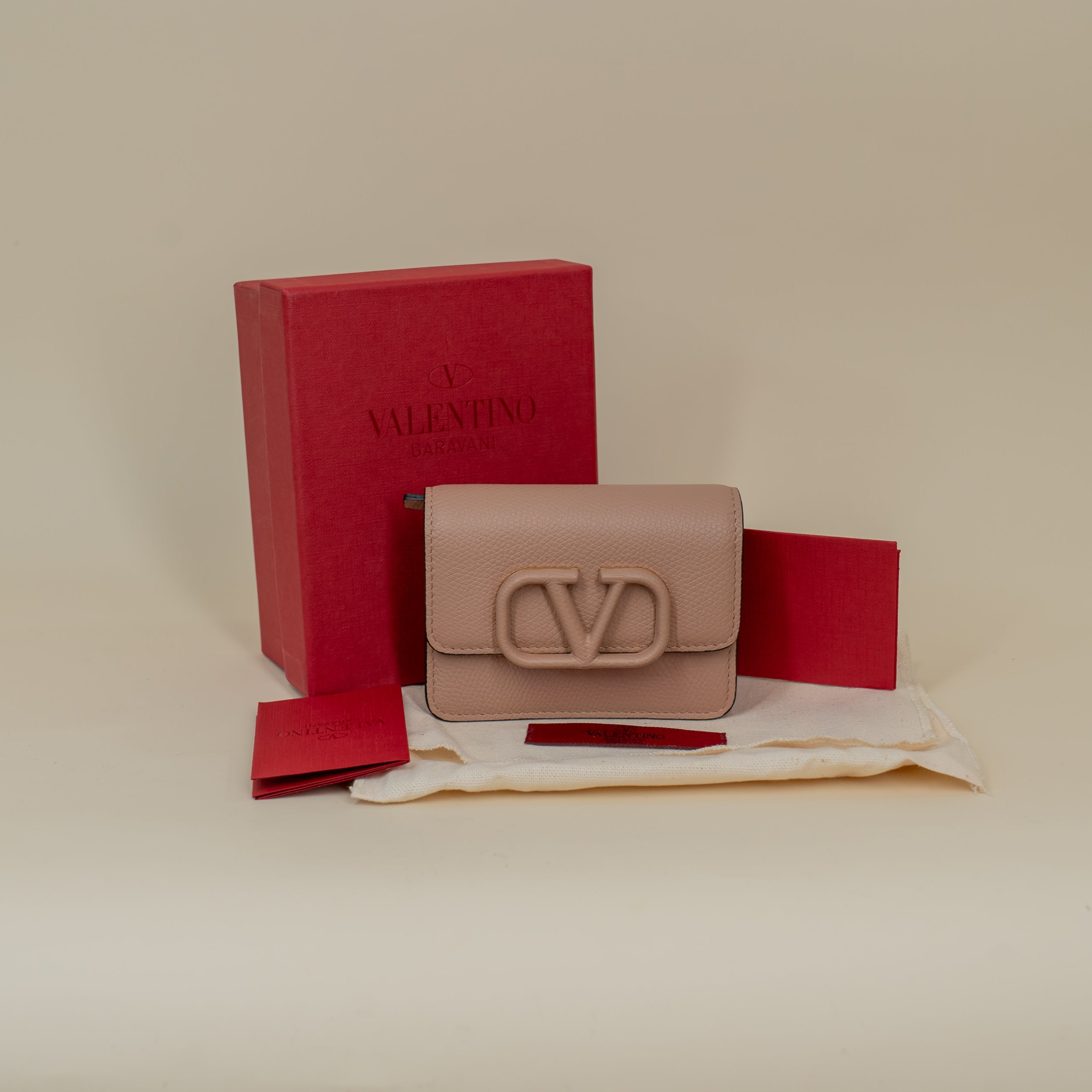 PRE-OWNED Leather Pink Wallet