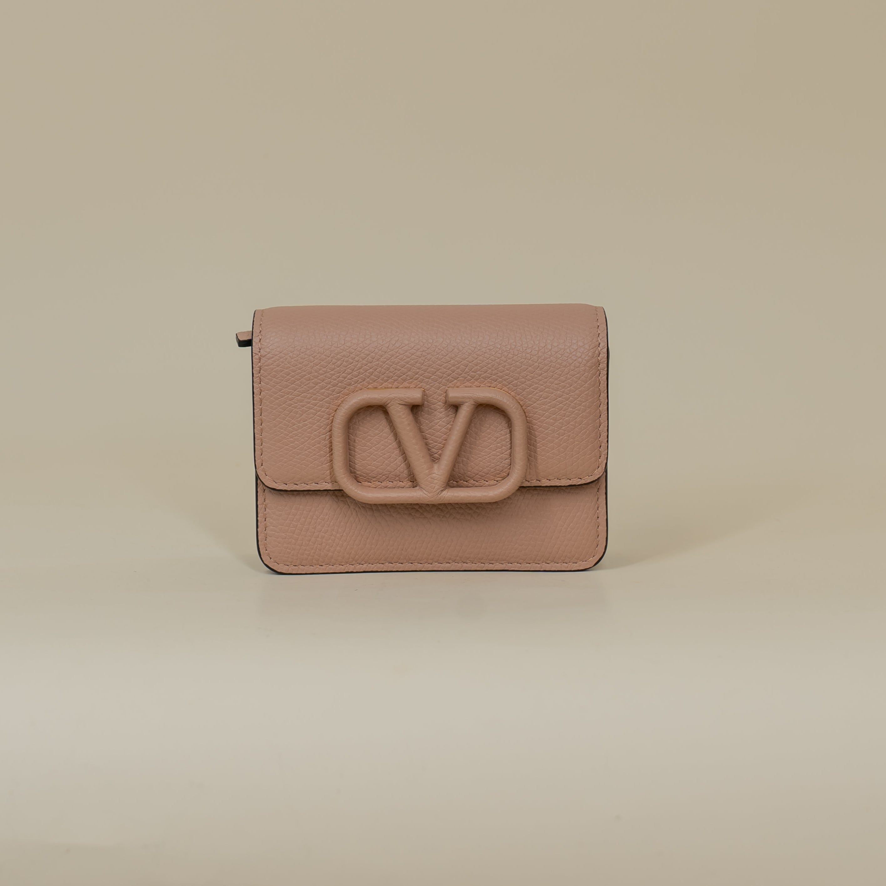 PRE-OWNED Leather Pink Wallet