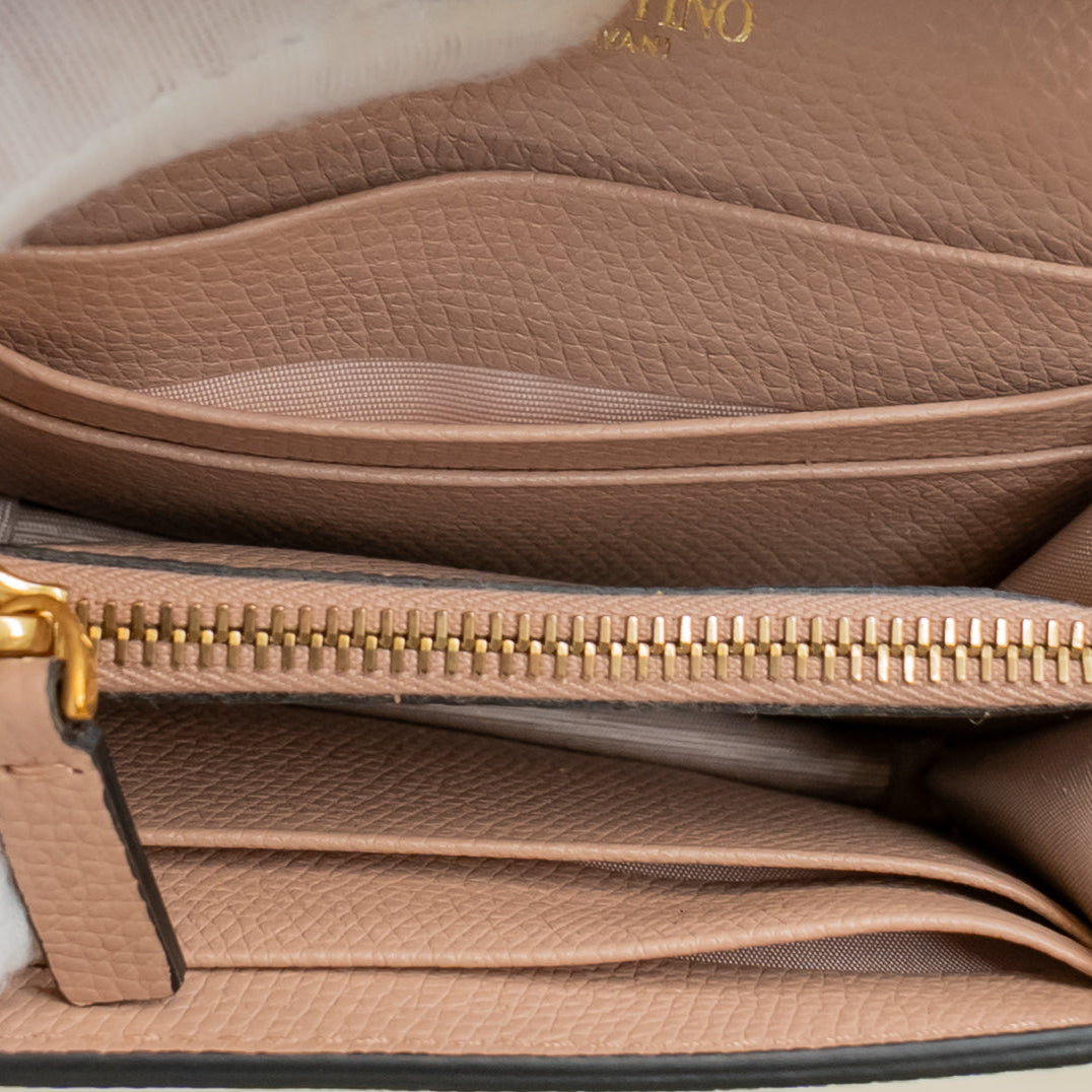 PRE-OWNED Leather Pink Wallet