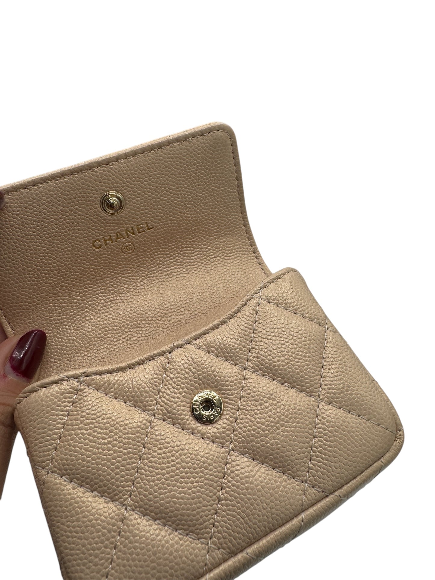 PRE-OWNED CC Pearl Beige Iridescent Caviar Quilted Card Holder With Chain