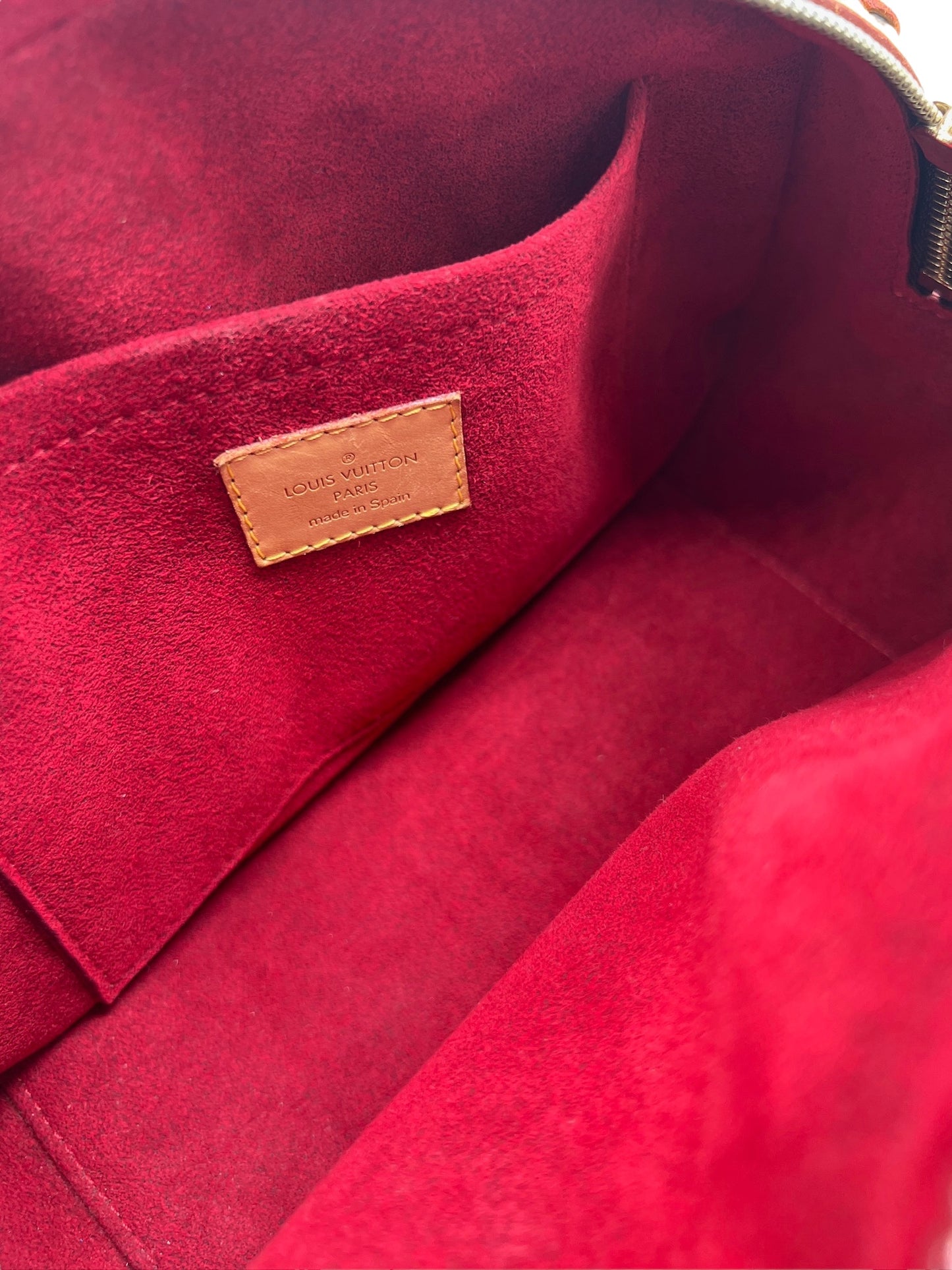 LOUIS VUITTON - Klara Monogram Handbag