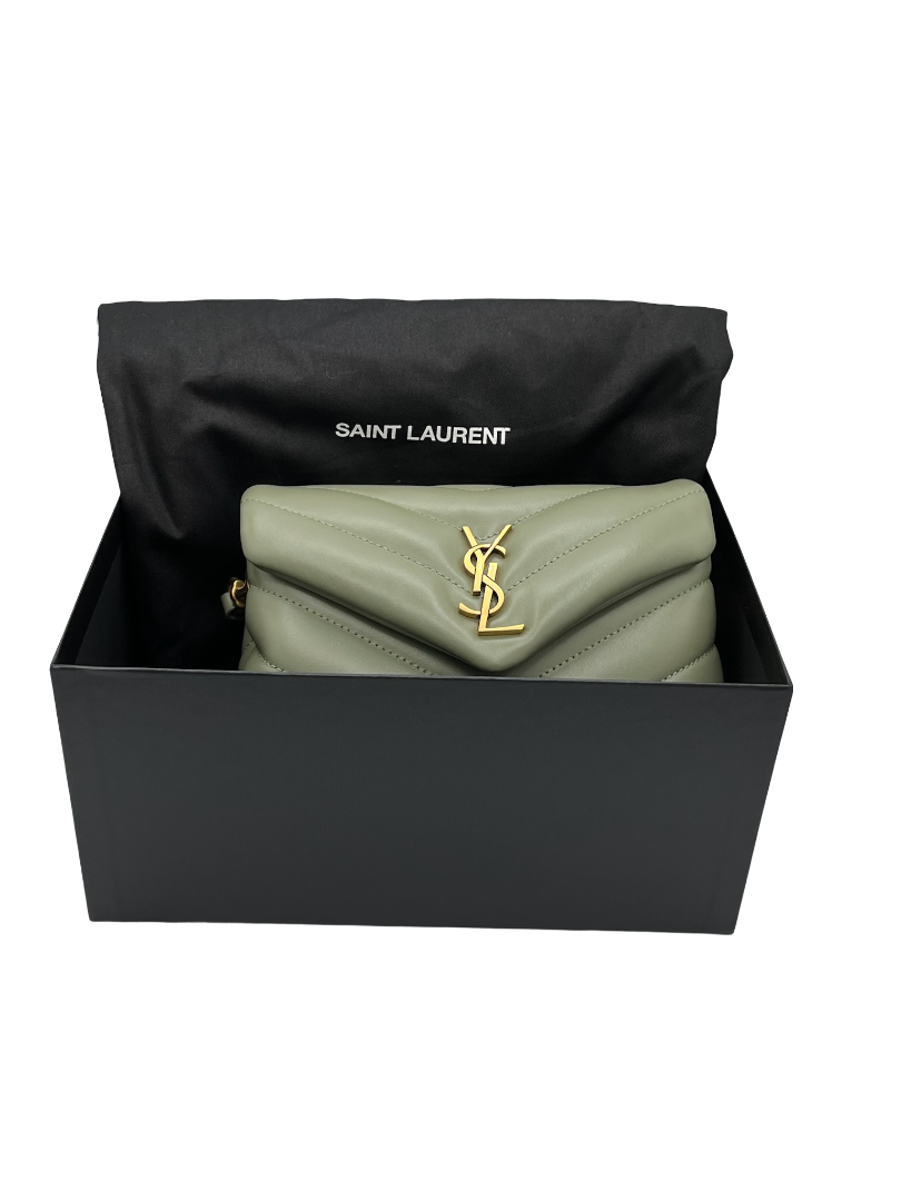 SAINT LAURENT - Bolso de mano Toy Loulou con monograma acolchado de piel de becerro verde