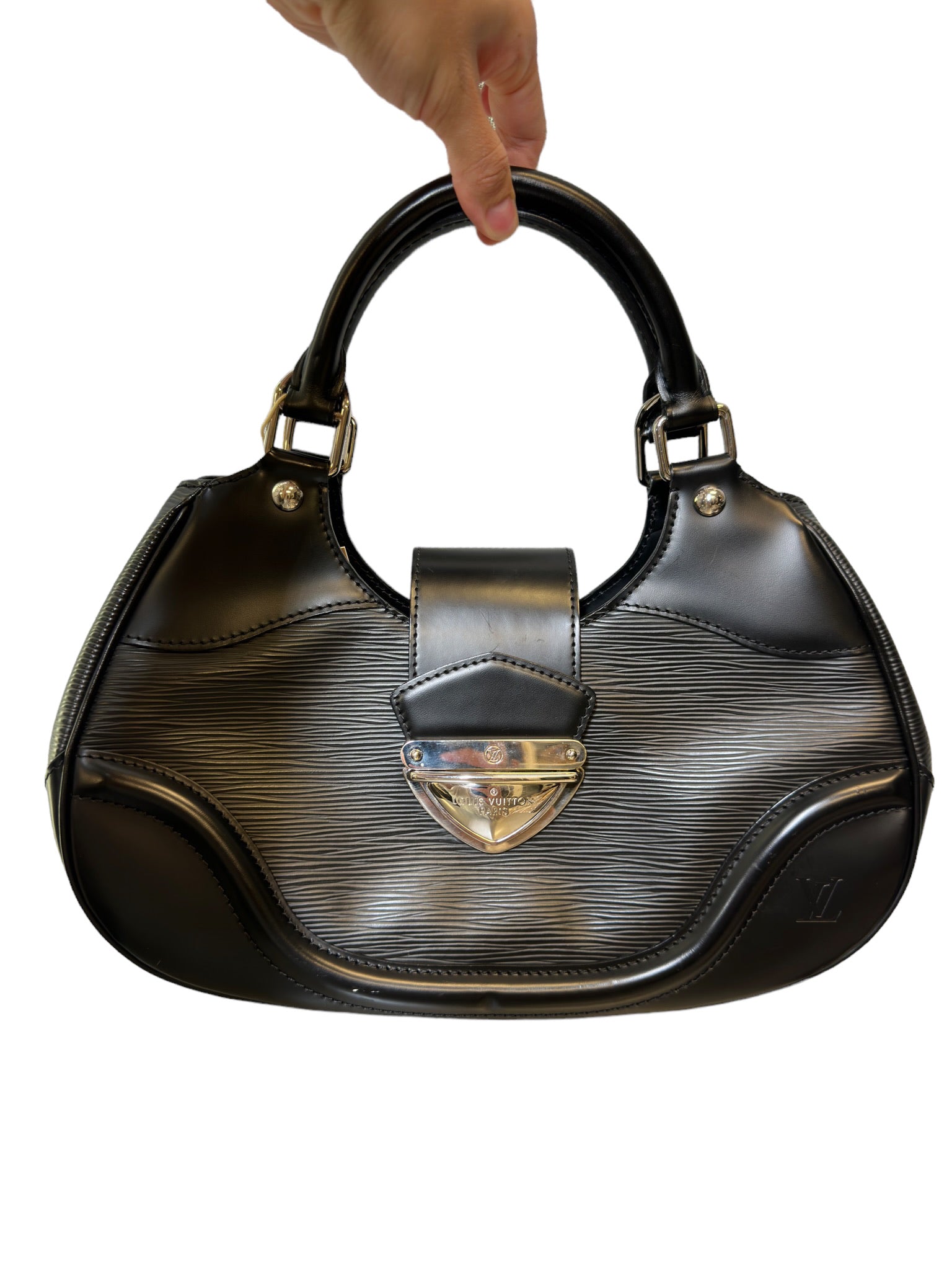 LOUIS VUITTON - Black Epi Leather Sac Montaigne Bag