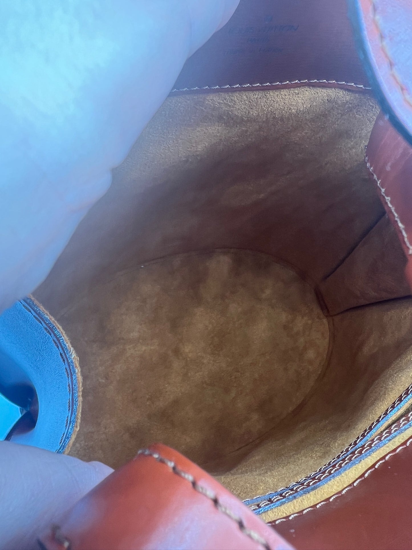 LOUIS VUITTON - Epi Cluny Shoulder Bag