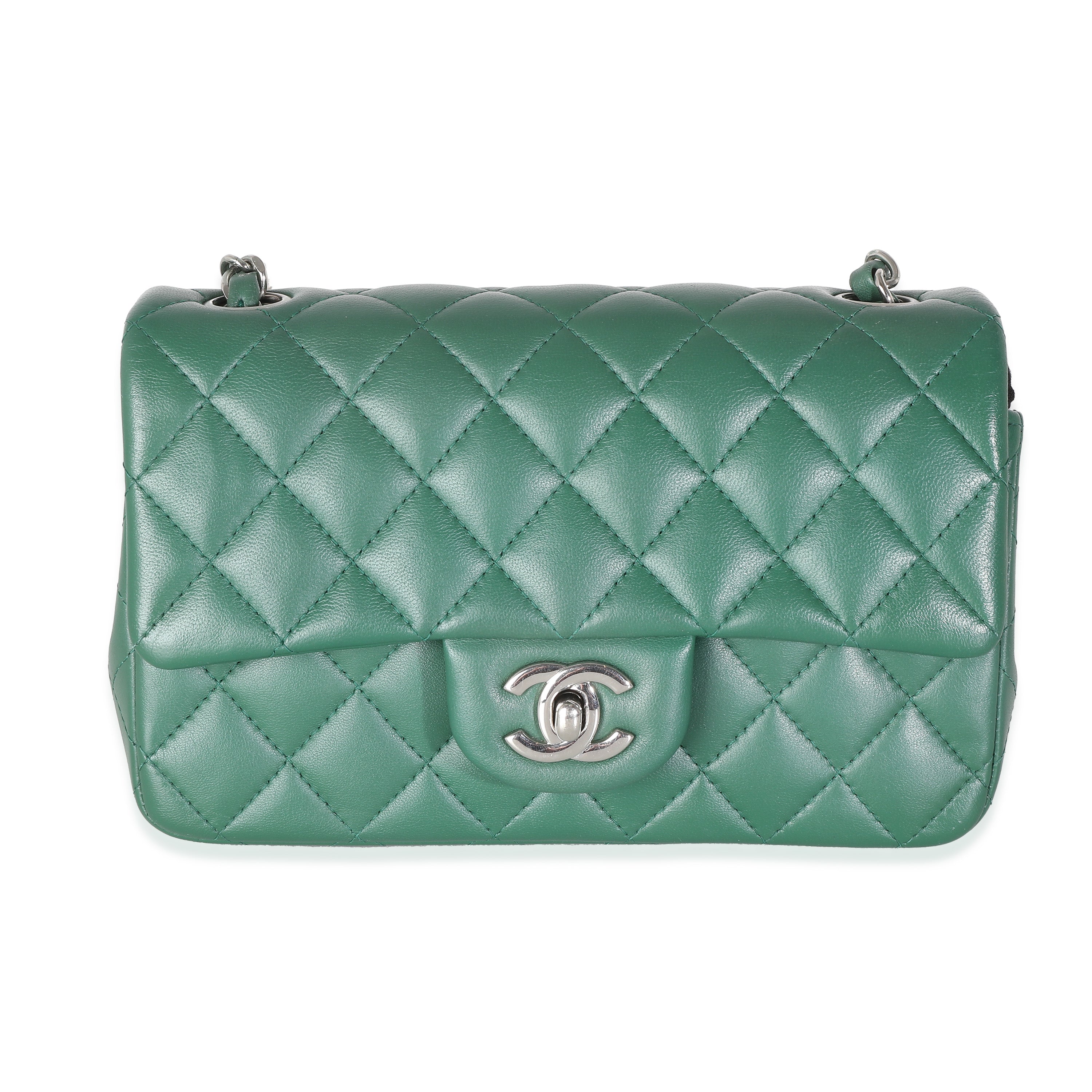 CHANEL - Bolso mini rectangular con solapa de piel de cordero acolchada verde oscuro
