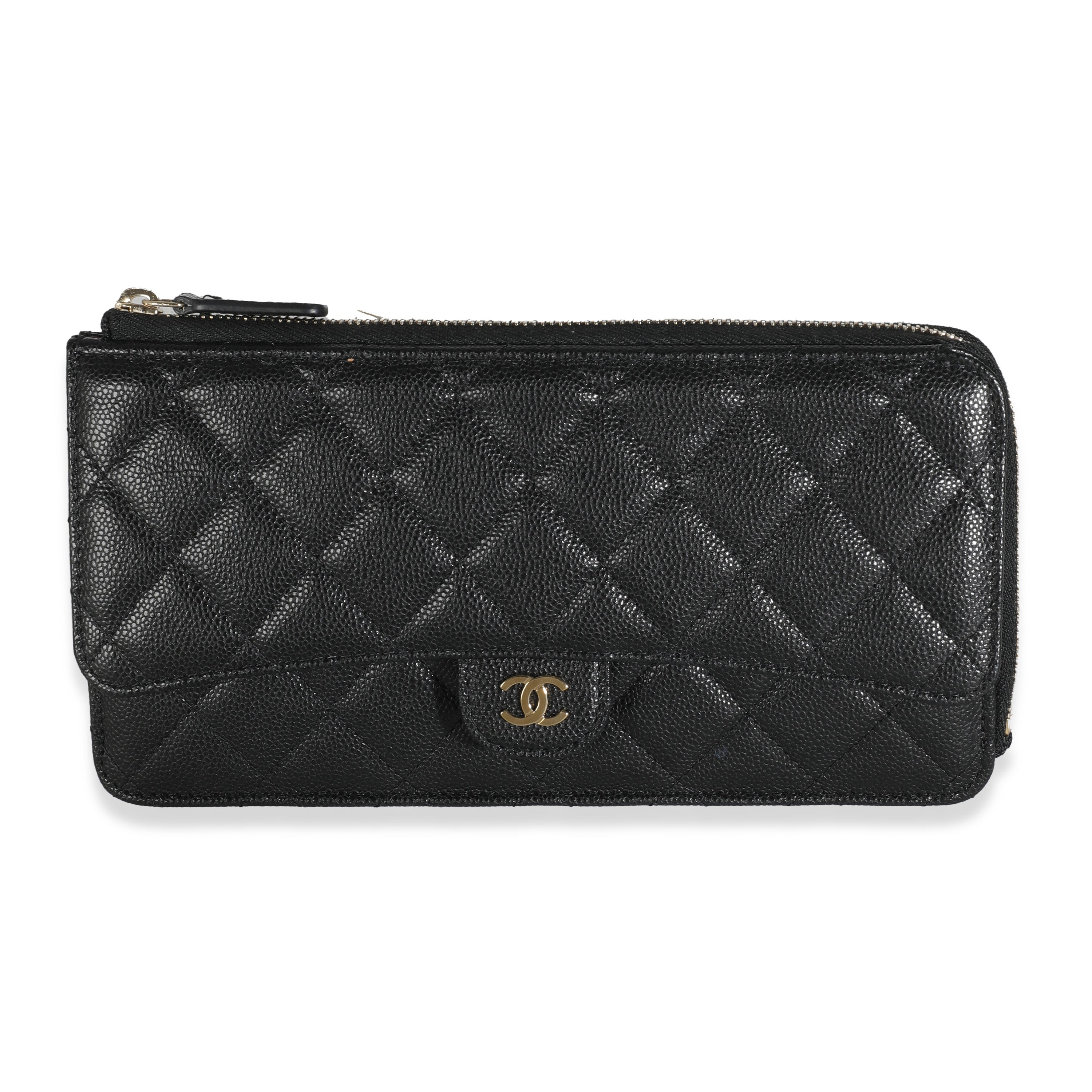 Estuche clásico con cremallera y acolchado de caviar negro CC 23K USADO