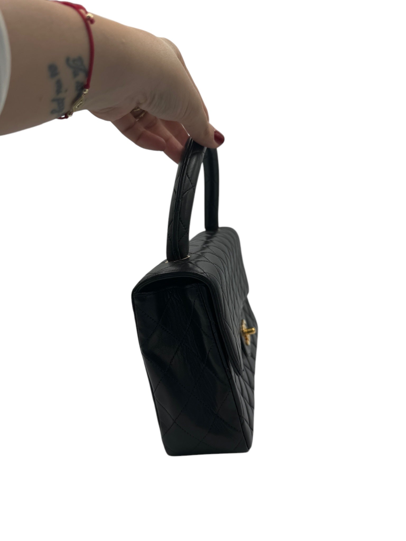 Bolso de mano CC Kelly mediano de piel de cordero negra de segunda mano