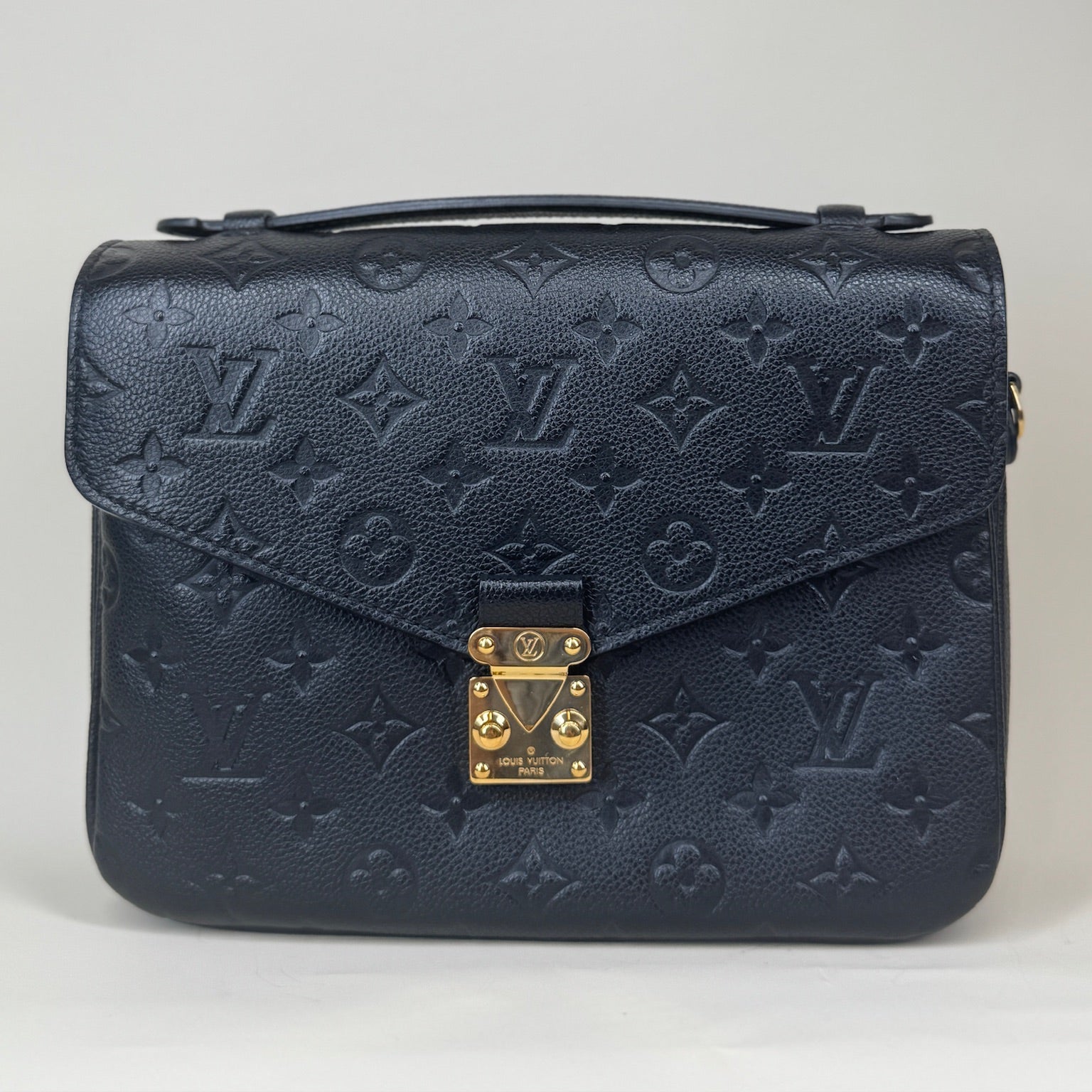 Bolso de hombro LV negro con monograma Empreinte Pochette Metis de segunda mano