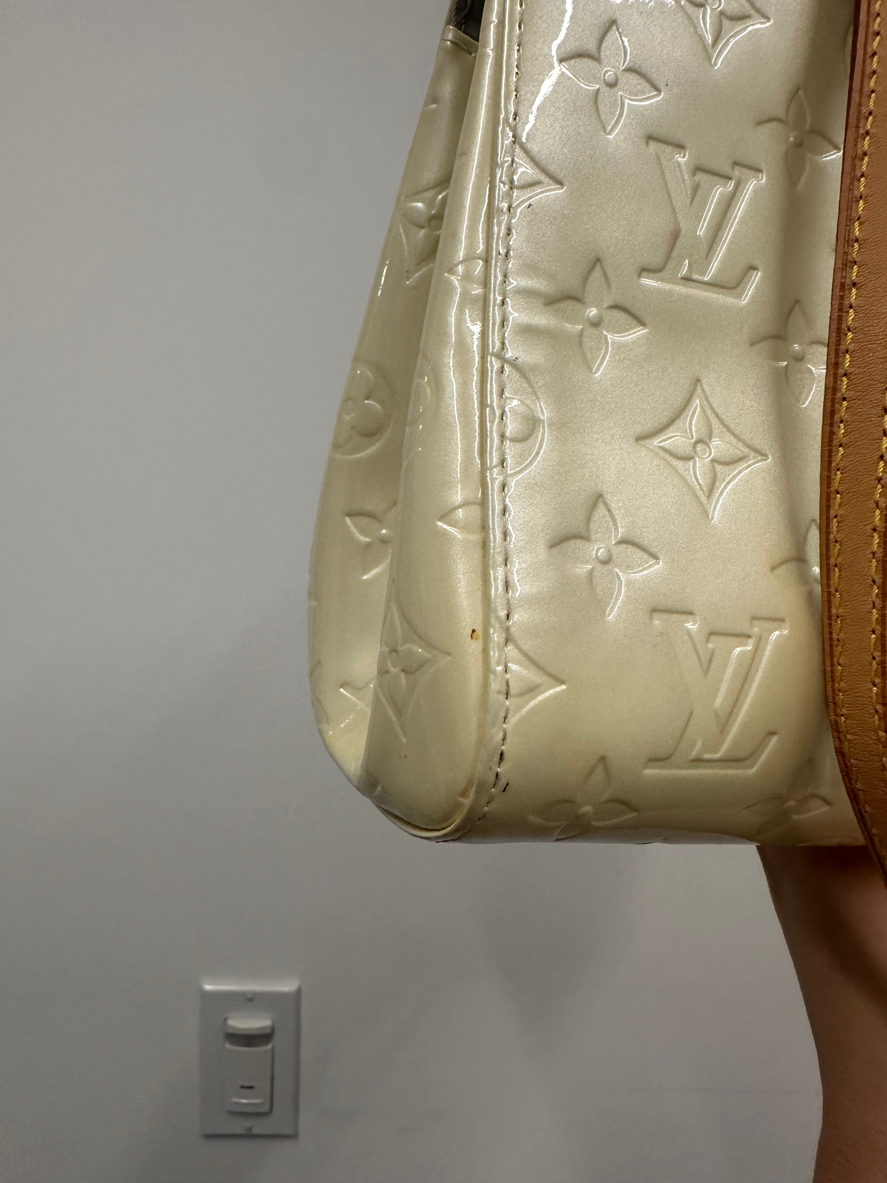LOUIS VUITTON
 Bolso de hombro Roxbury Drive 2Way