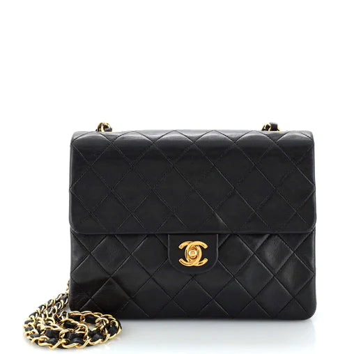 CHANEL - Bolso de mano clásico cuadrado vintage con solapa de piel de cordero acolchada pequeño