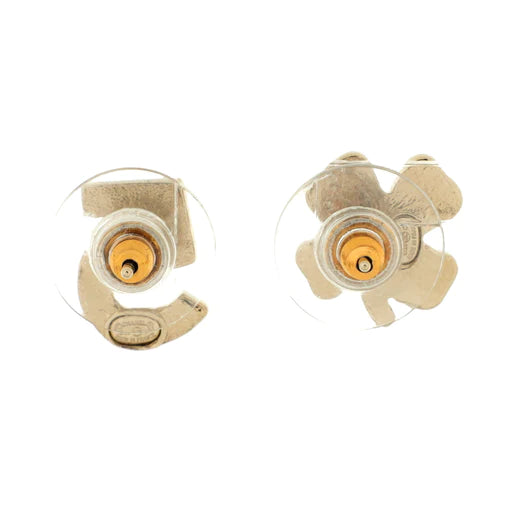 CHANEL - Pendientes de botón de trébol asimétrico CC No. 5 de metal