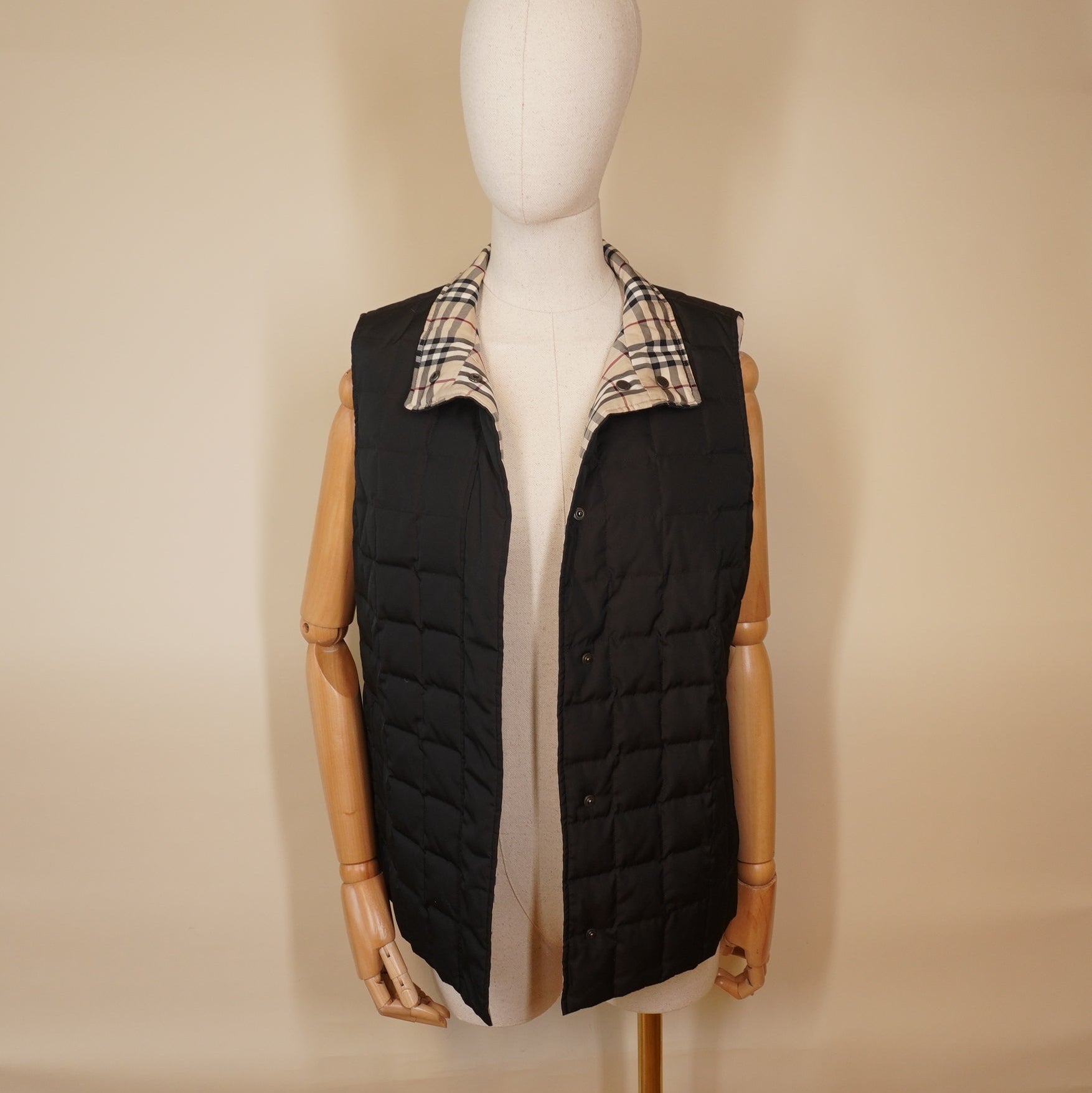 PRE-OWNED BURBERY London Down Vest Black Beige Multi Women's Reversible size 11