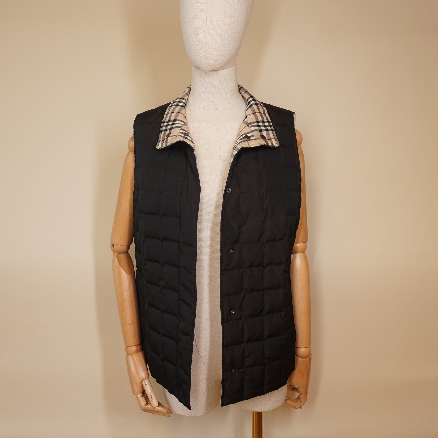 PRE-OWNED BURBERY London Down Vest Black Beige Multi Women's Reversible size 11