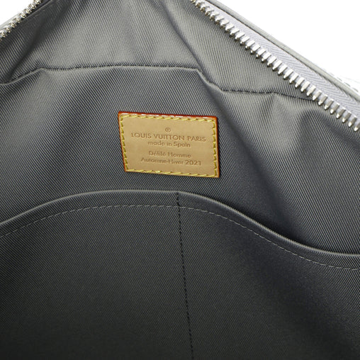 LV Neo Porte Documents Voyage Monogram Mirror Coated Canvas DE SEGUNDA MANO