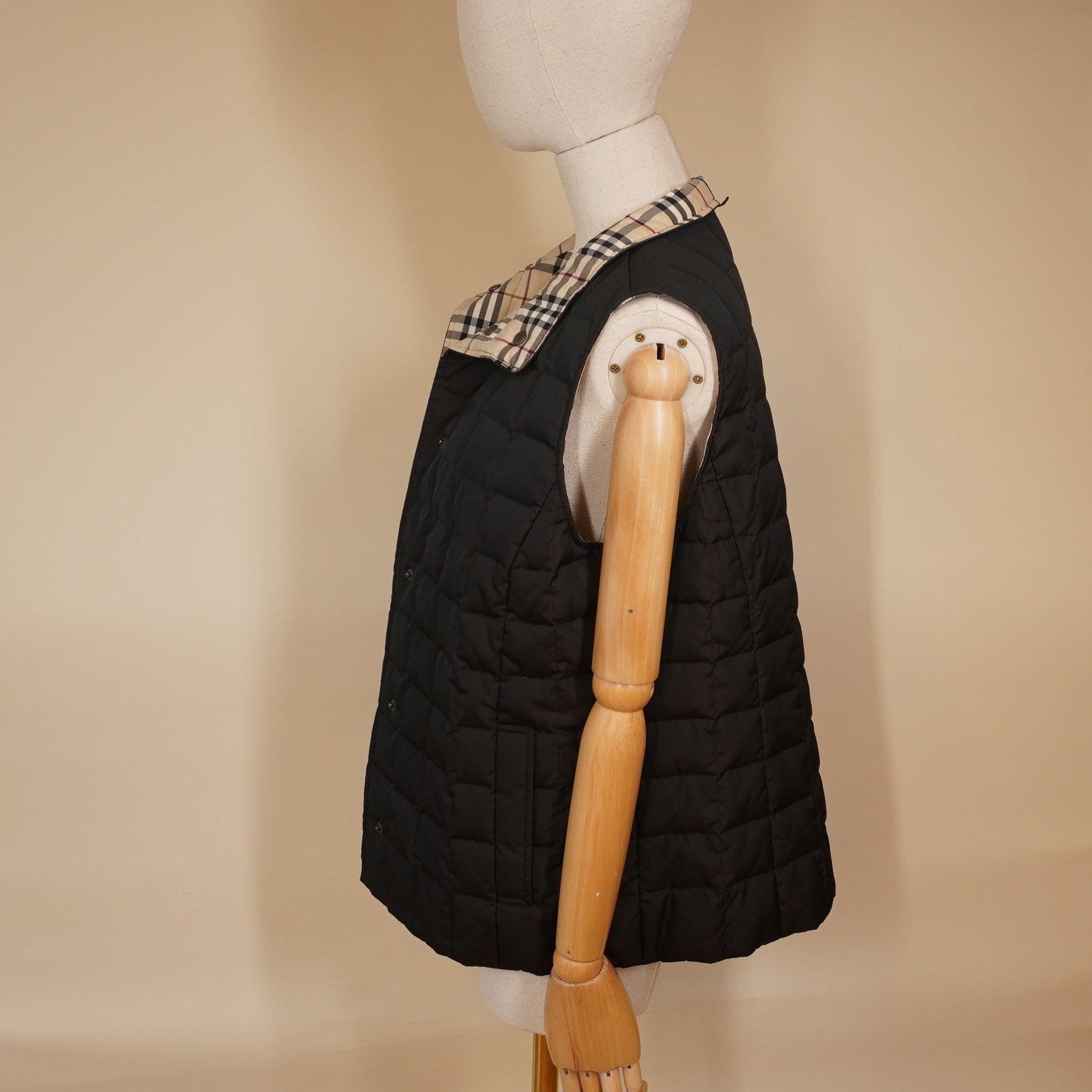 PRE-OWNED BURBERY London Down Vest Black Beige Multi Women's Reversible size 11