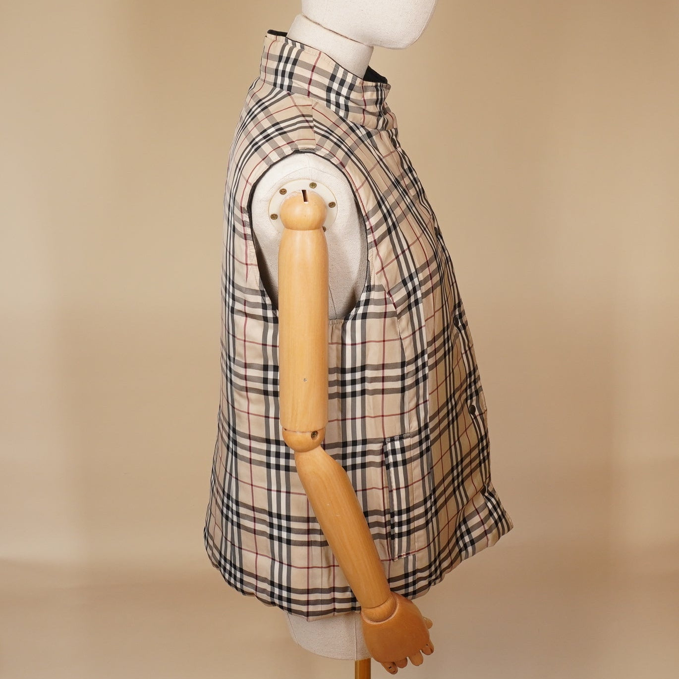 PRE-OWNED BURBERY London Down Vest Black Beige Multi Women's Reversible size 11