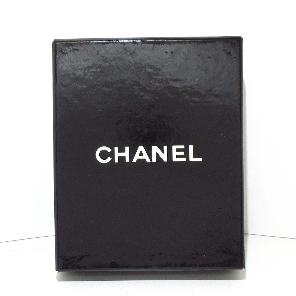 CHANEL - Gold Hardware Brooch