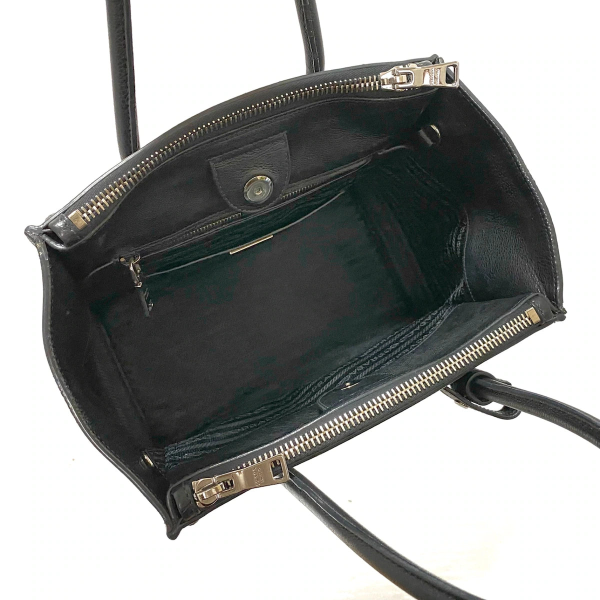 PRADA - Tote Bag Black Leather