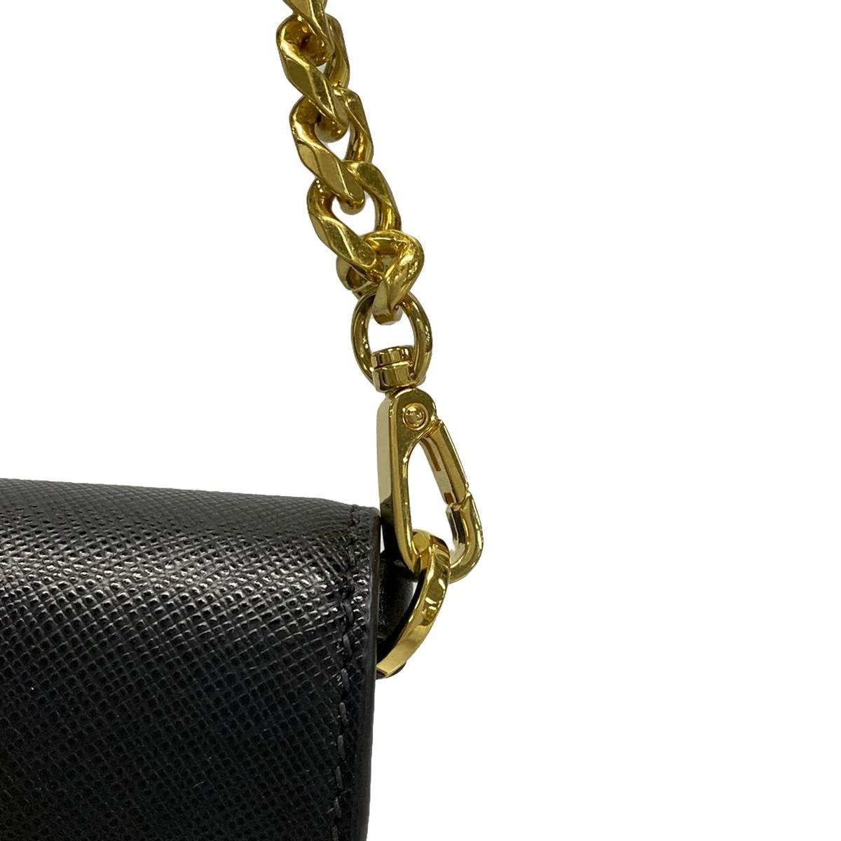 Bolso de hombro de cuero negro Triangle Gold de segunda mano