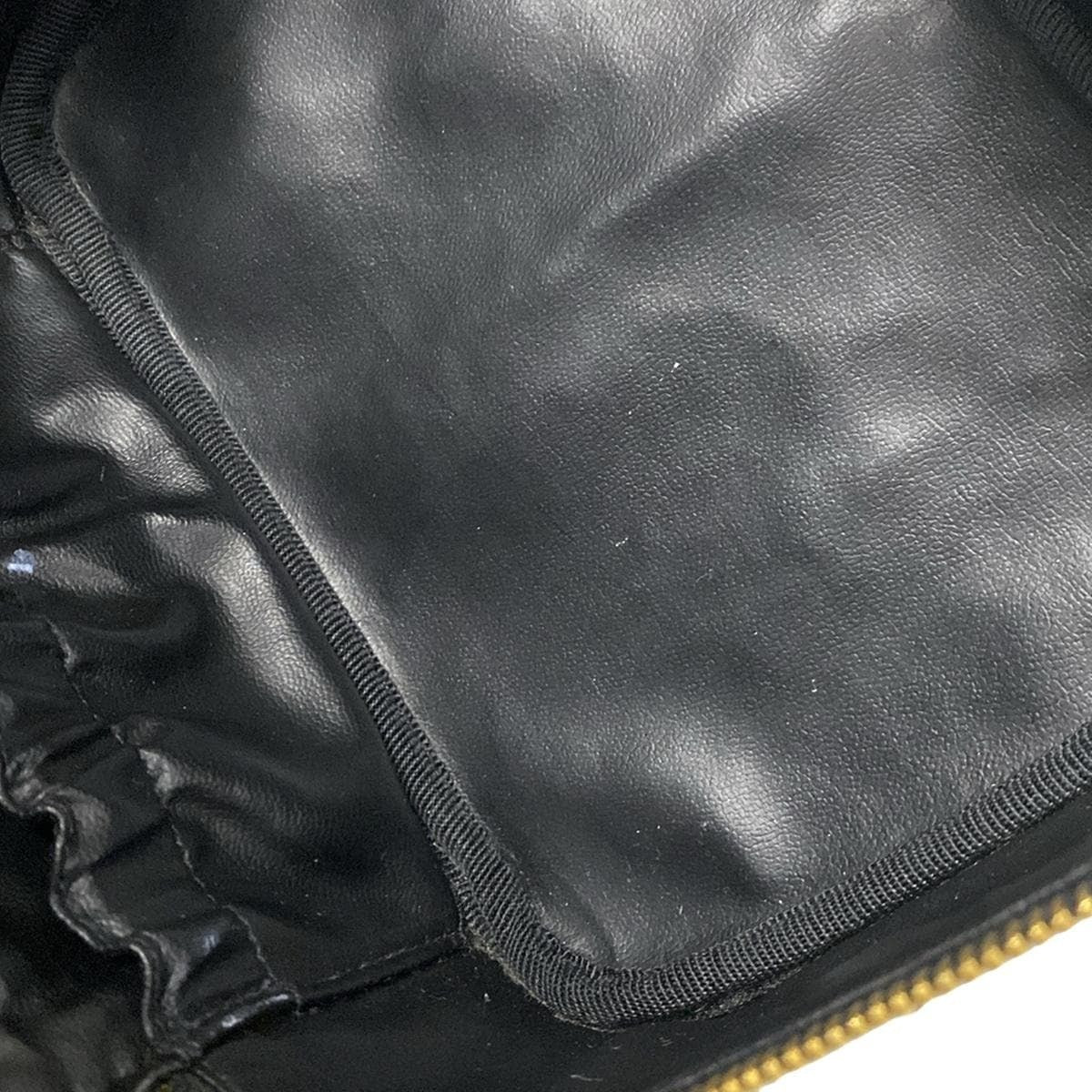 PRE-OWNED CC Black Caviar Skin Vanity Bag