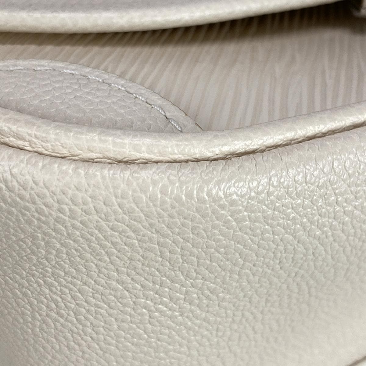 PRE-OWNED LV Business NM Cream Epi Leather Shoulder Bag