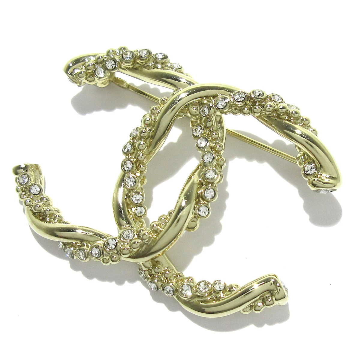 CHANEL - Broche Coco dorado champán con herrajes transparentes y diamantes de imitación
