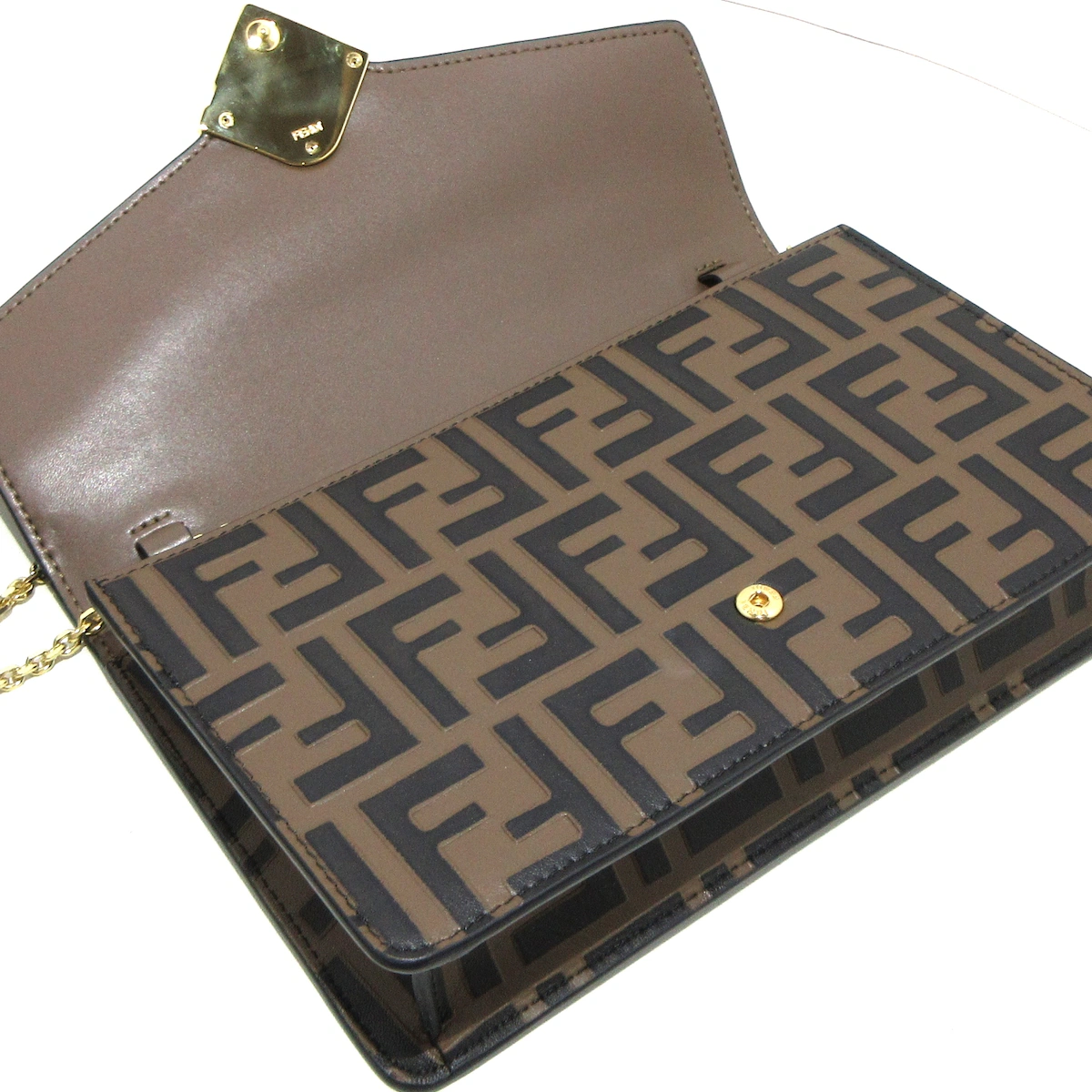 FENDI - Cartera FF Diamond Zucca con cadena