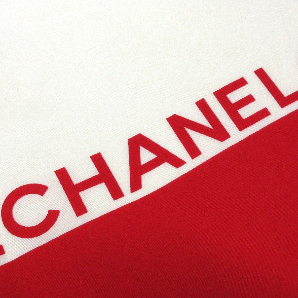 CHANEL - Bufanda Rojo Crema Amarillo