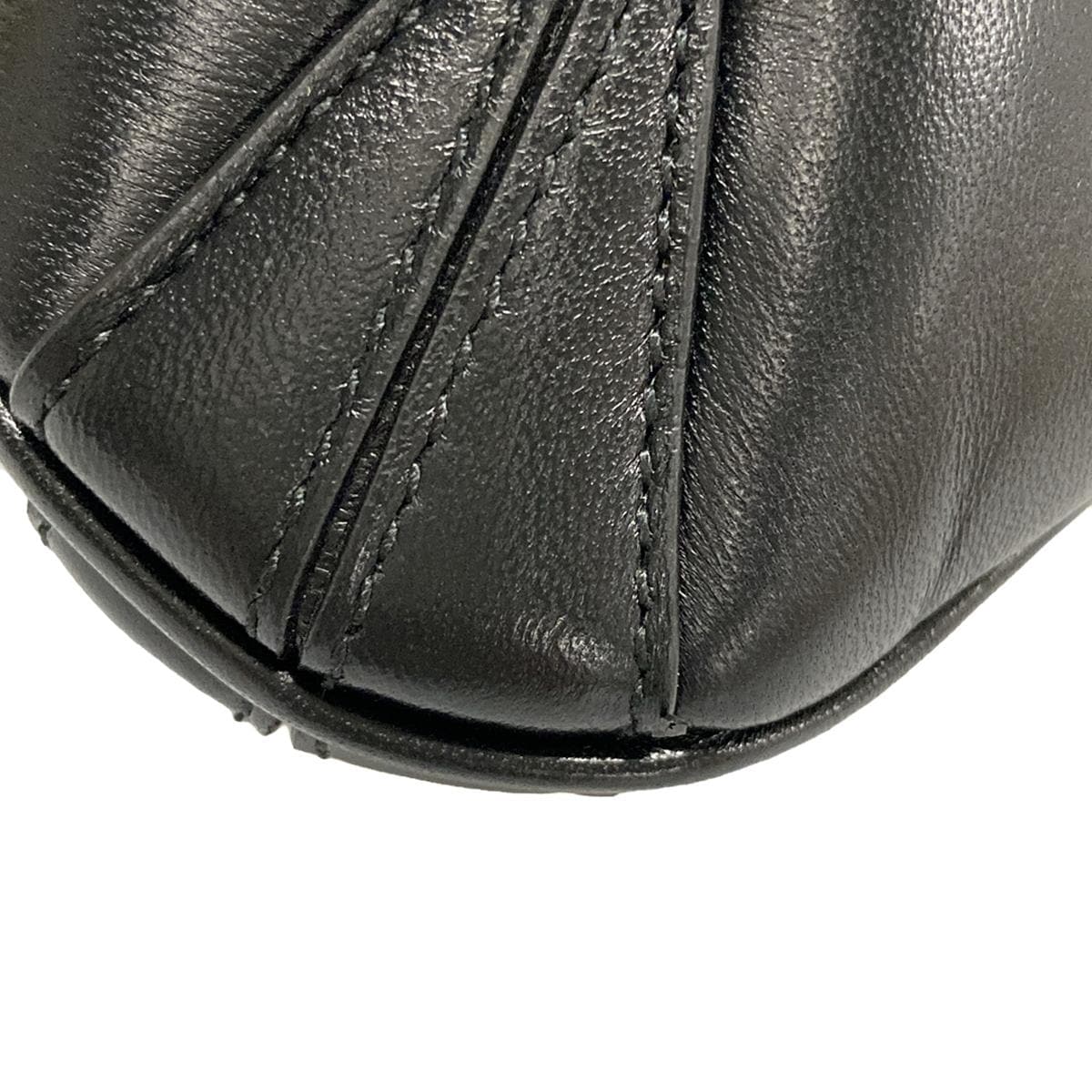 Bolso de hombro mediano de cuero negro con cadena Horsebit de segunda mano