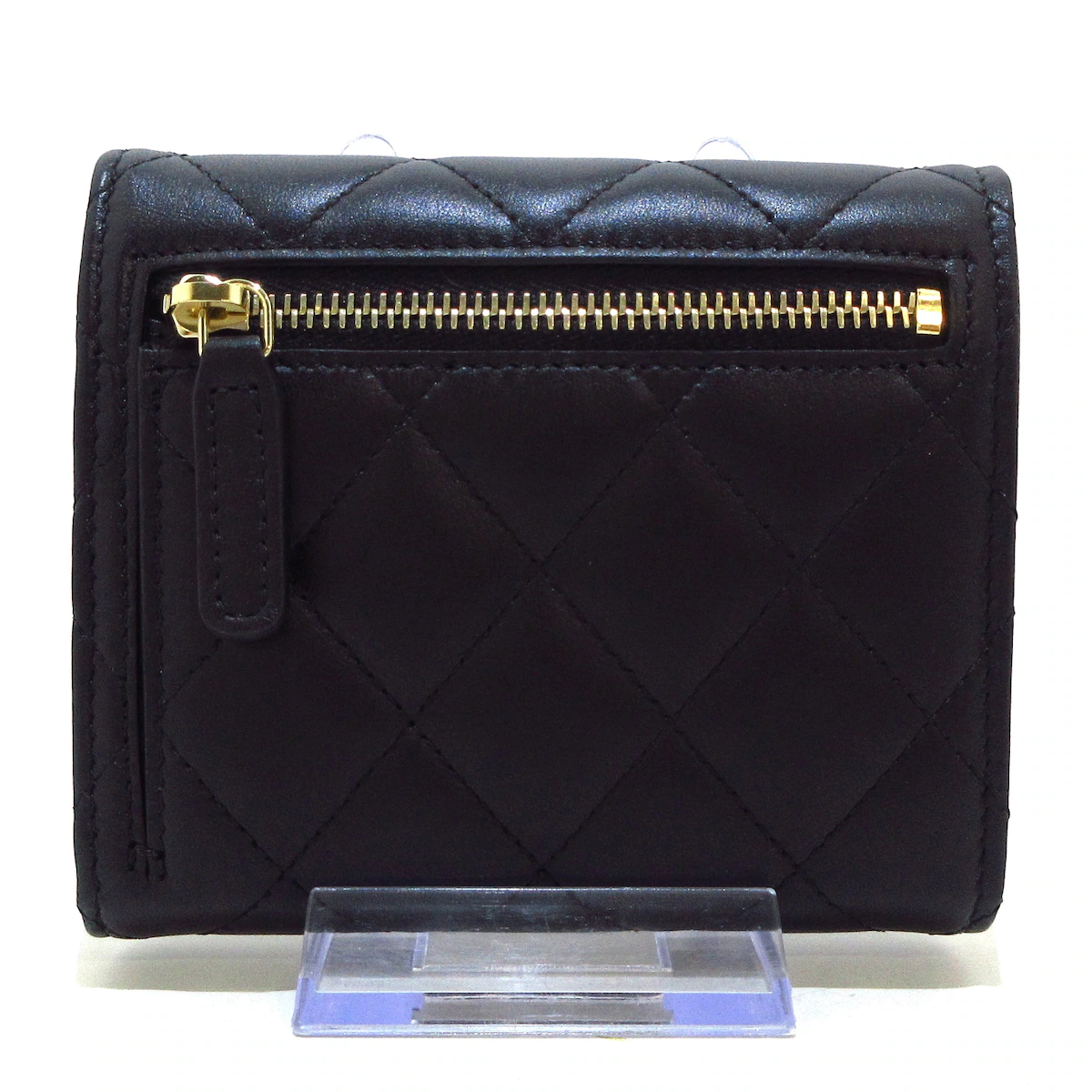 Cartera triple CC Pin Matelasse de piel de cordero negra de segunda mano