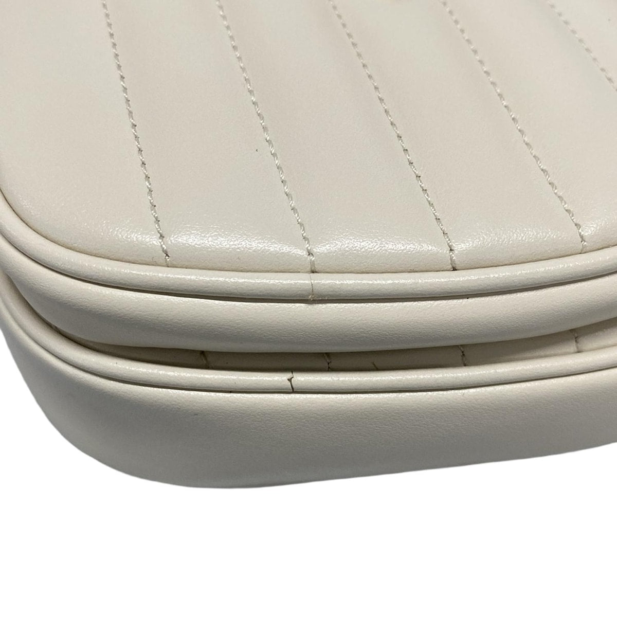 PRE-OWNED GG White Leather Interlocking G Shoulder Bag