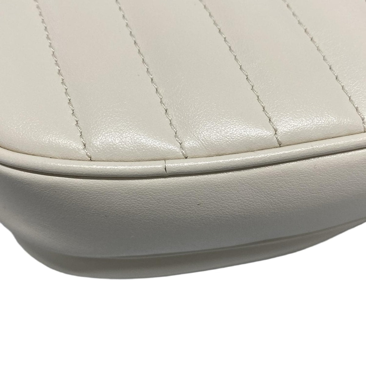 PRE-OWNED GG White Leather Interlocking G Shoulder Bag