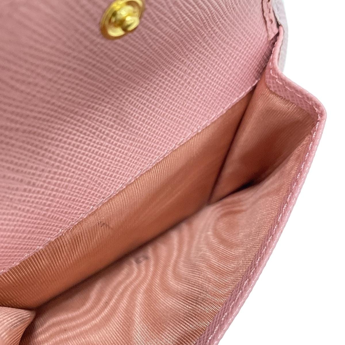 Cartera plegable de piel saffiano rosa claro de segunda mano