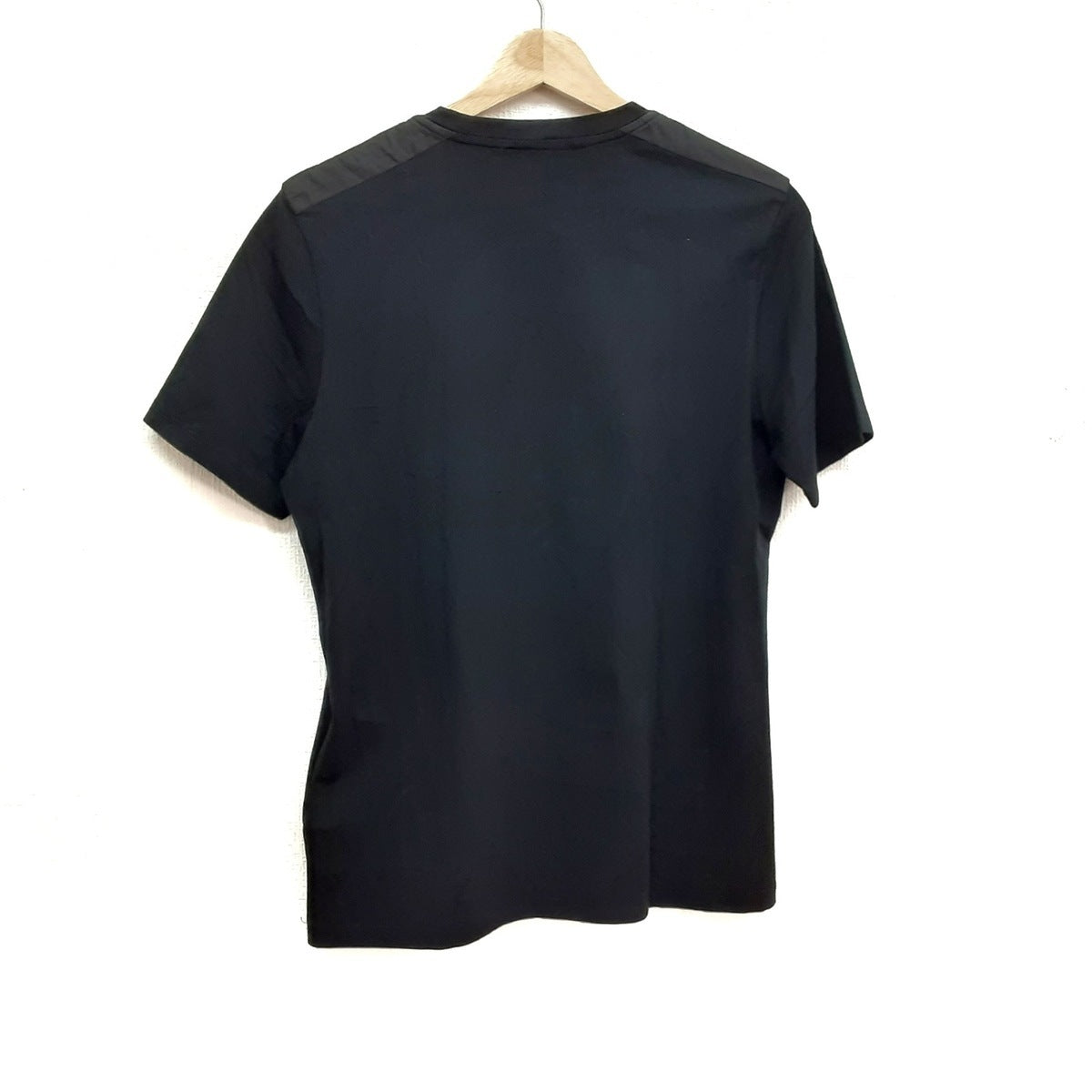 PRE-OWNED Black White Women's T-Shirt