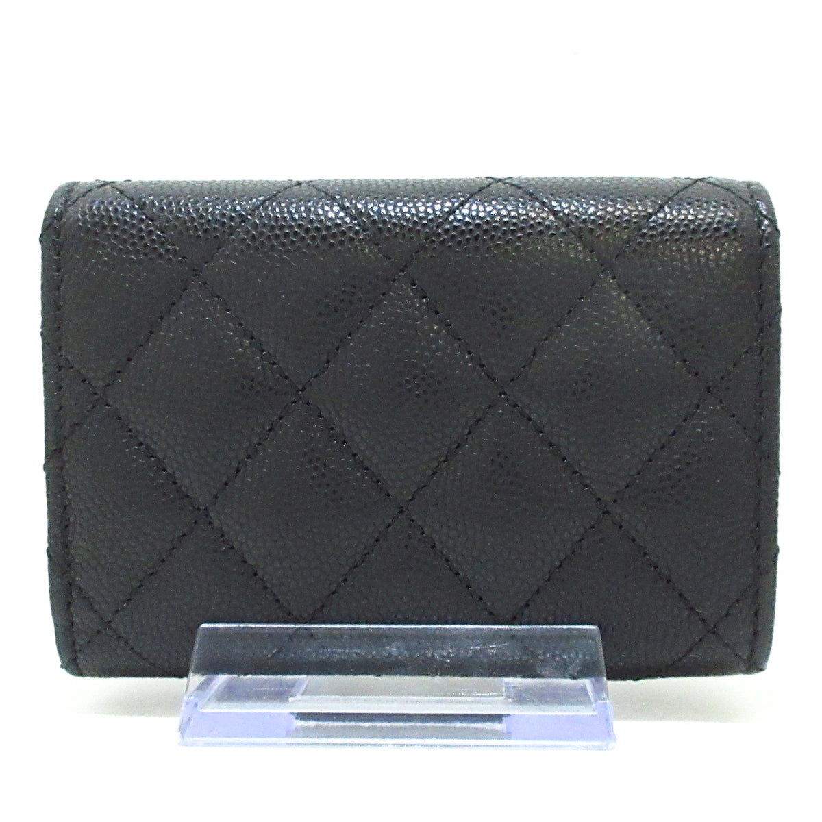 Cartera triple CC de piel de becerro granulada negra de segunda mano