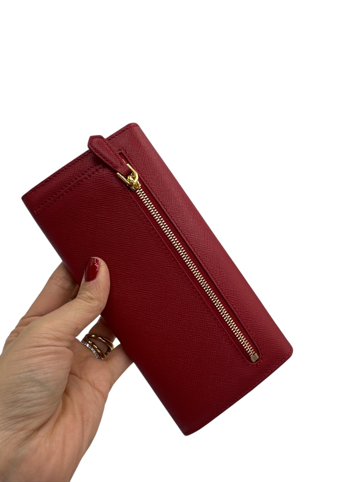 Cartera larga de piel saffiano roja de segunda mano